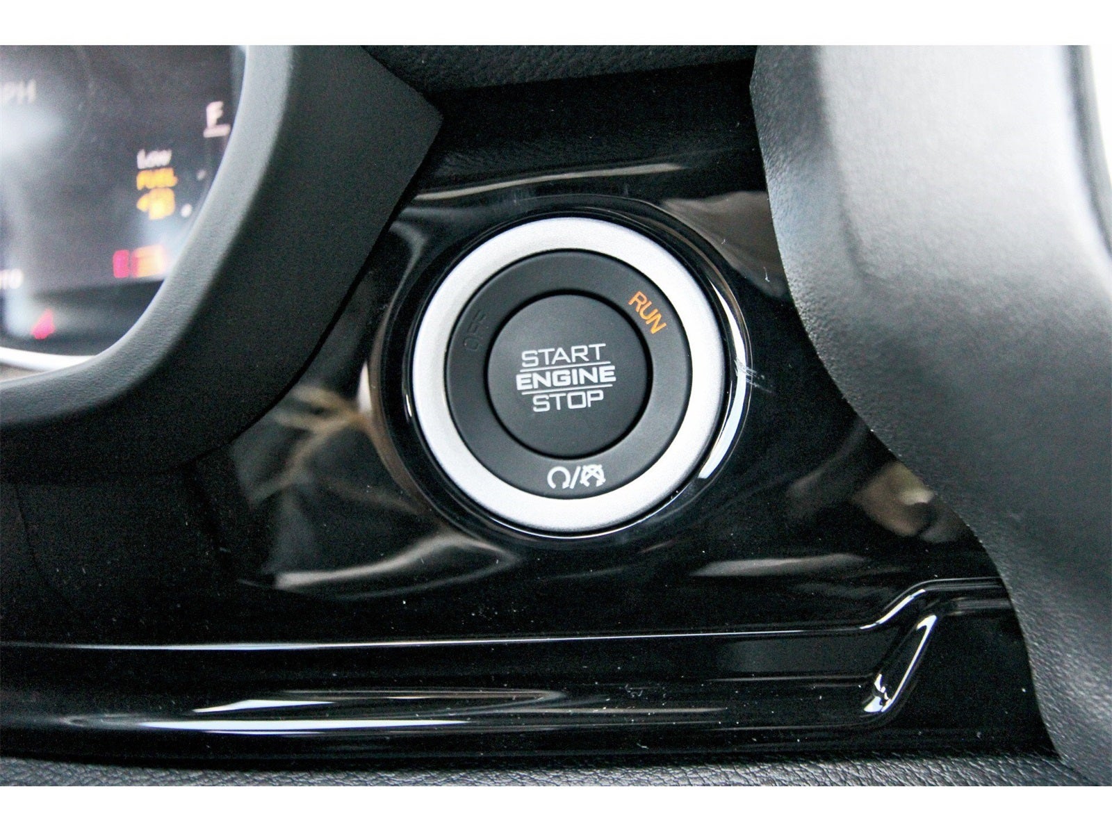 2026 RAM 1500 Laramie 4x4 Crew Cab 5'7" Box