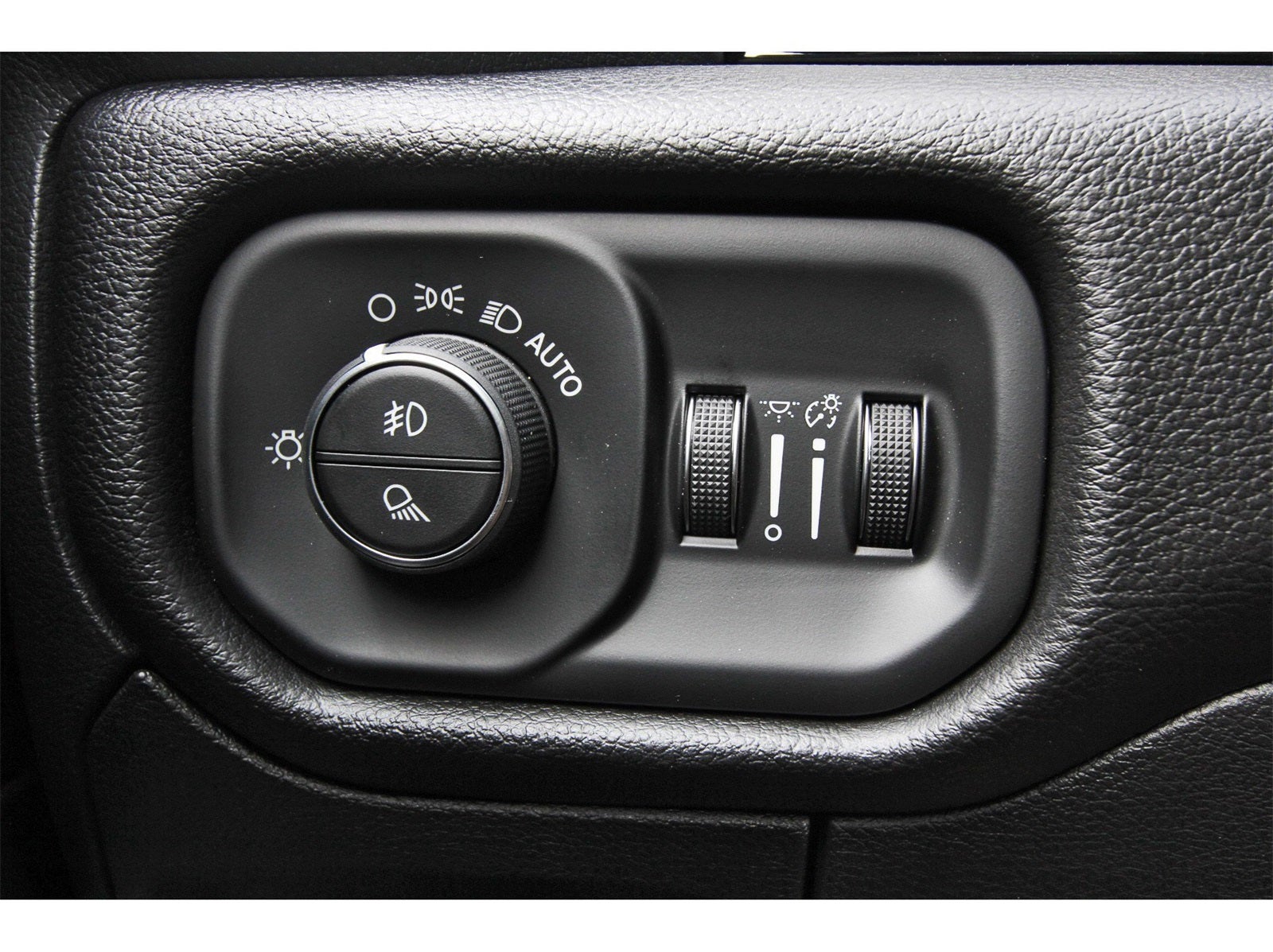 2026 RAM 1500 Laramie 4x4 Crew Cab 5'7" Box