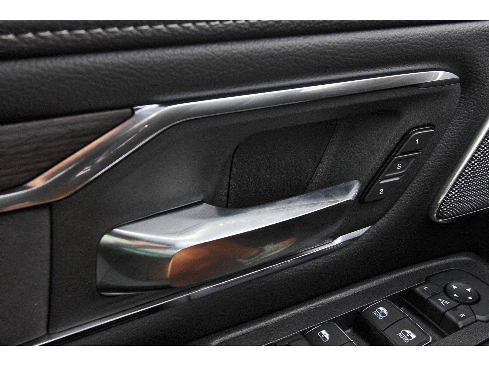 2026 RAM 1500 Laramie 4x4 Crew Cab 5'7" Box