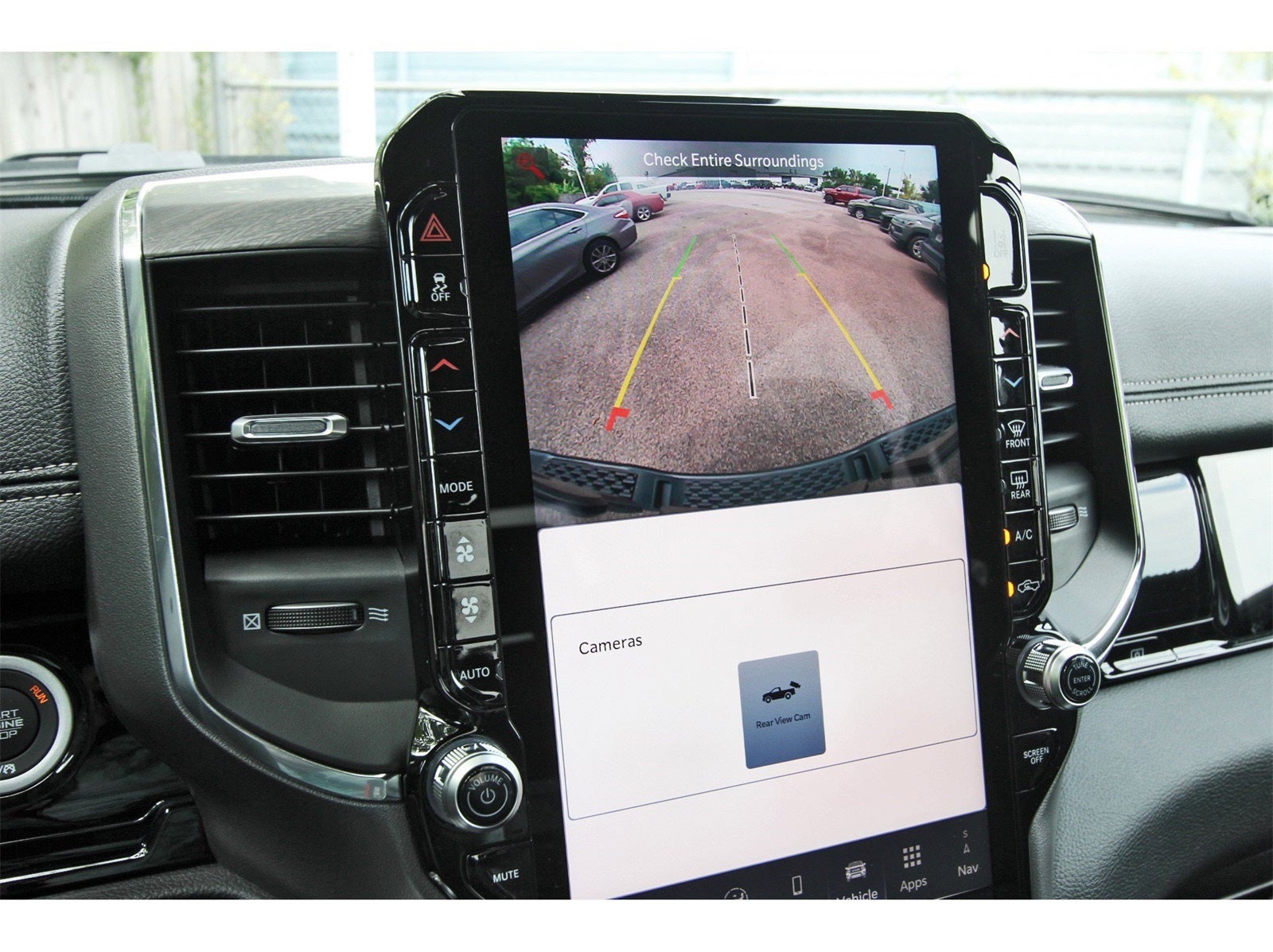 2026 RAM 1500 Laramie 4x4 Crew Cab 5'7" Box