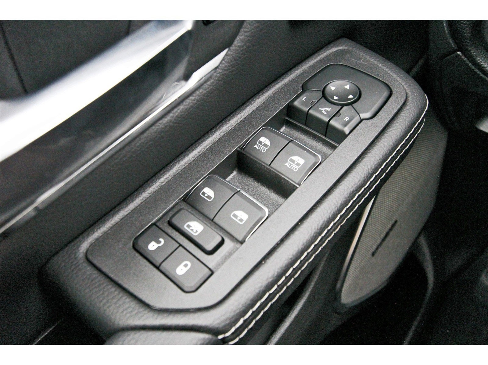 2026 RAM 1500 Laramie 4x4 Crew Cab 5'7" Box