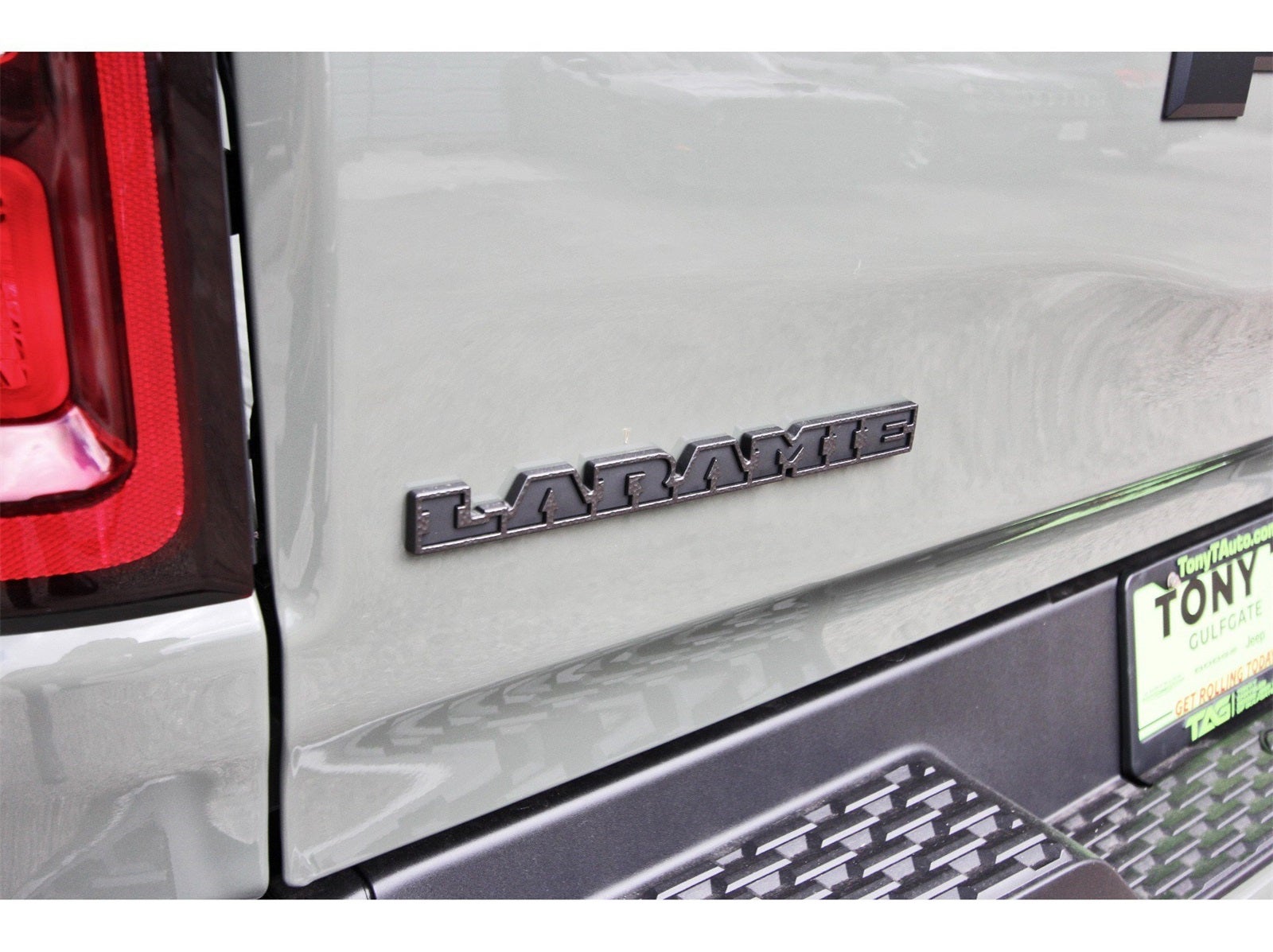 2026 RAM 1500 Laramie 4x4 Crew Cab 5'7" Box