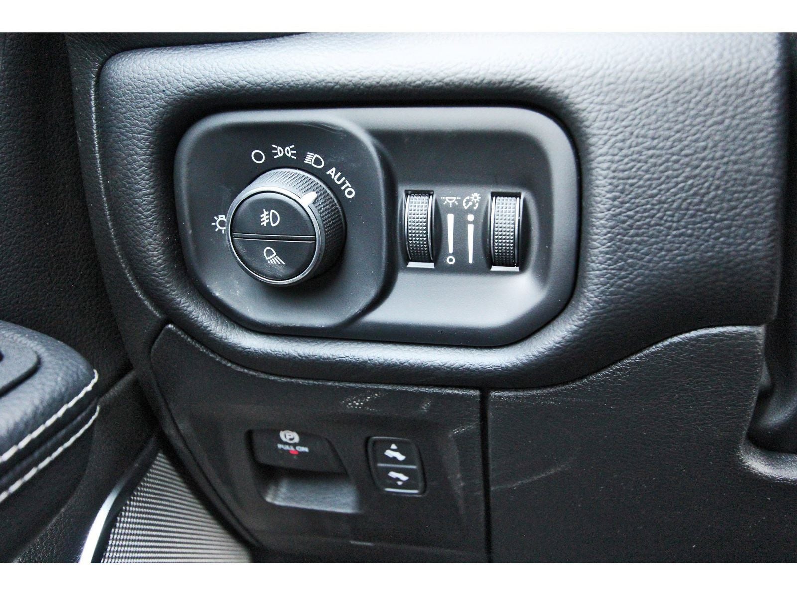 2026 RAM 1500 Laramie 4x4 Crew Cab 5'7" Box