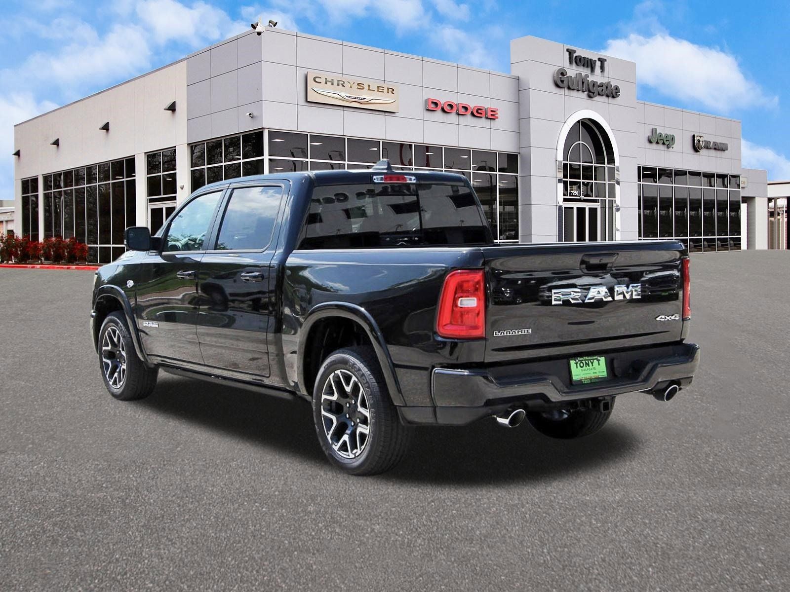 2026 RAM 1500 Laramie 4x4 Crew Cab 5'7" Box