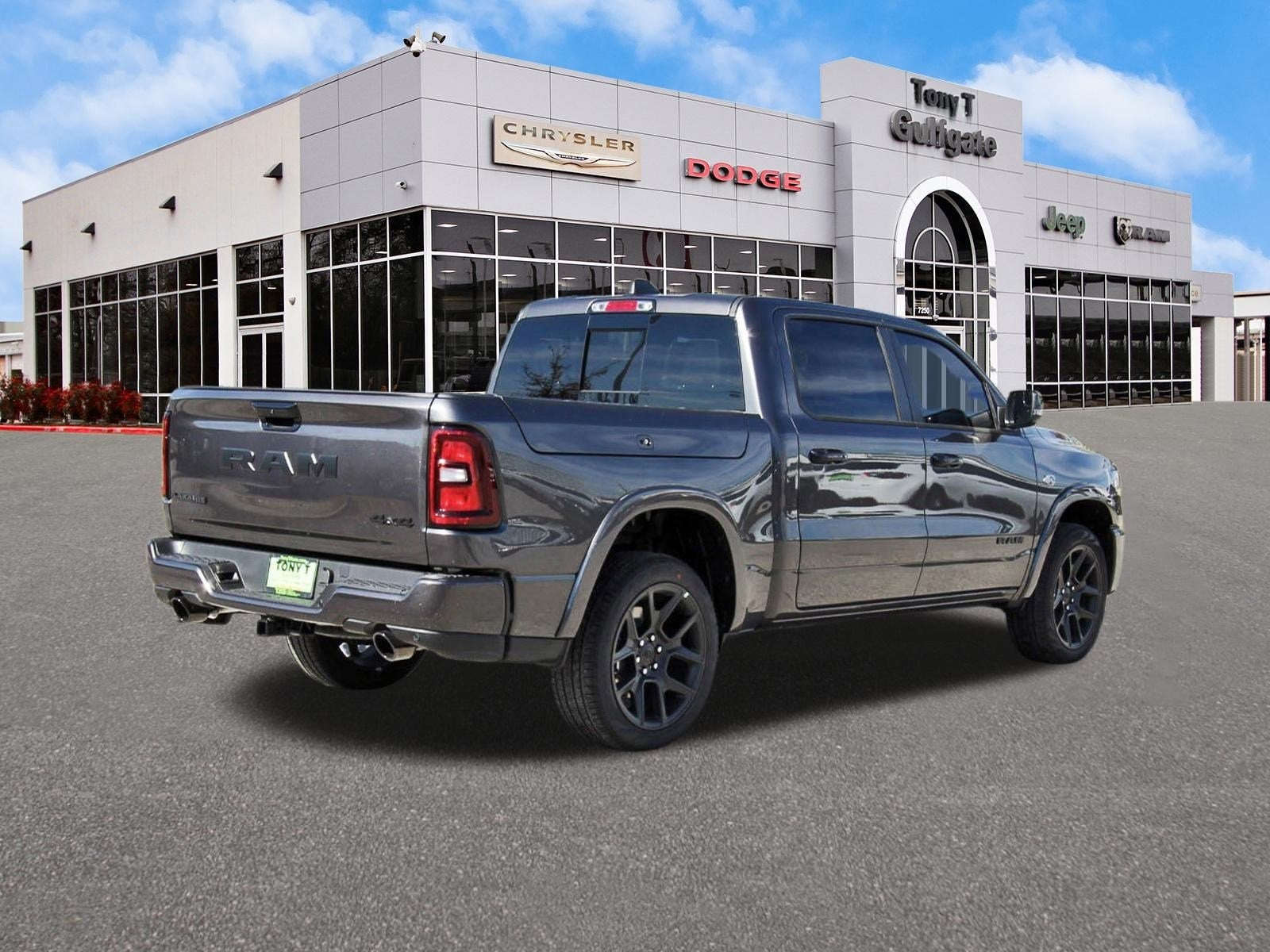 2026 RAM 1500 Laramie 4x4 Crew Cab 5'7" Box