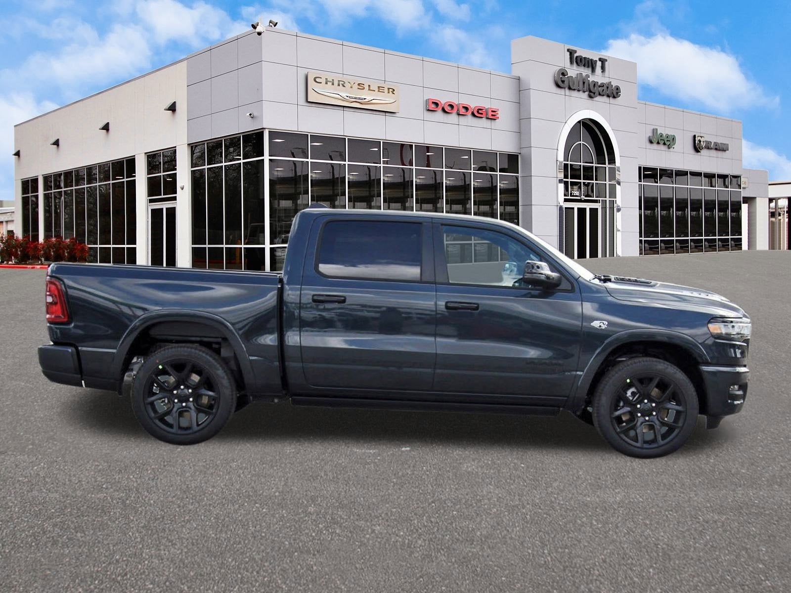 2026 RAM 1500 Laramie 4x4 Crew Cab 5'7" Box