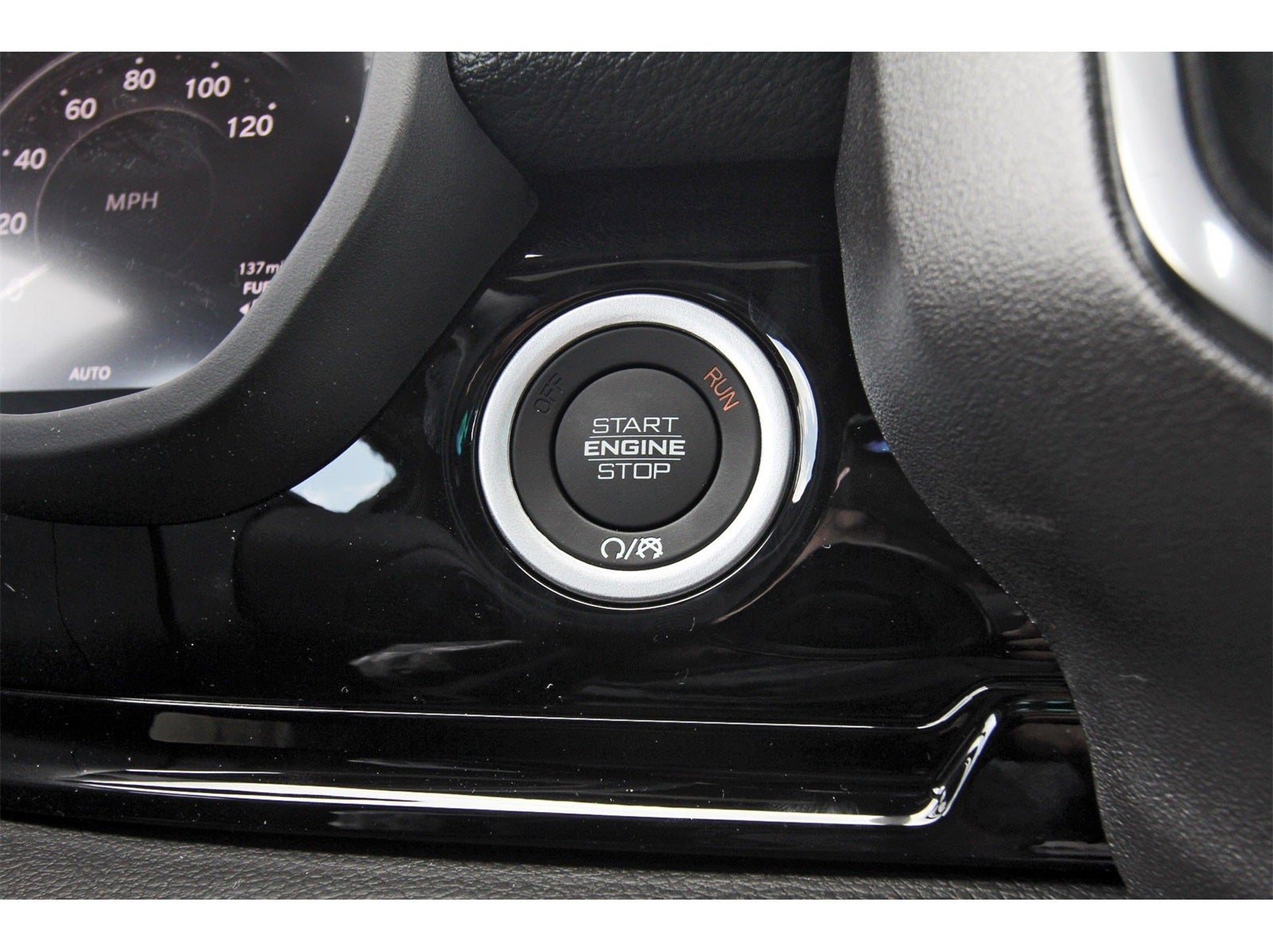 2026 RAM 1500 Laramie 4x4 Crew Cab 5'7" Box