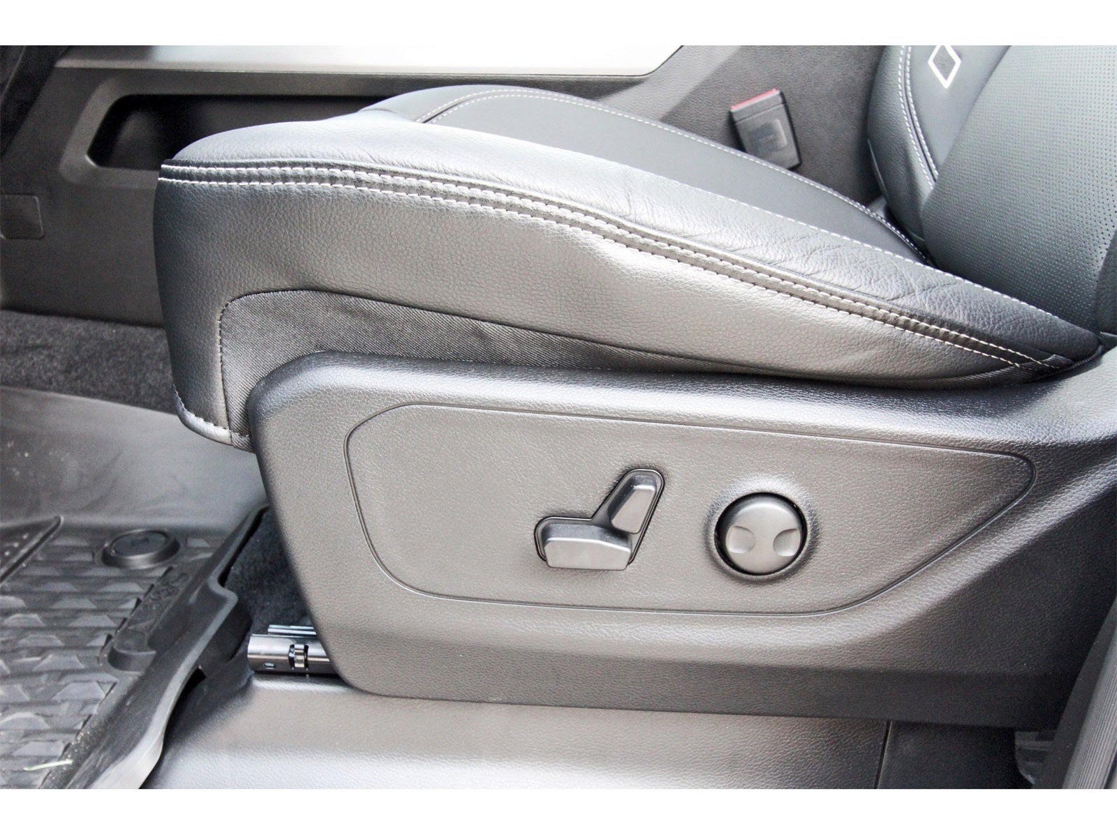 2026 RAM 1500 Rebel 4x4 Crew Cab 5'7" Box