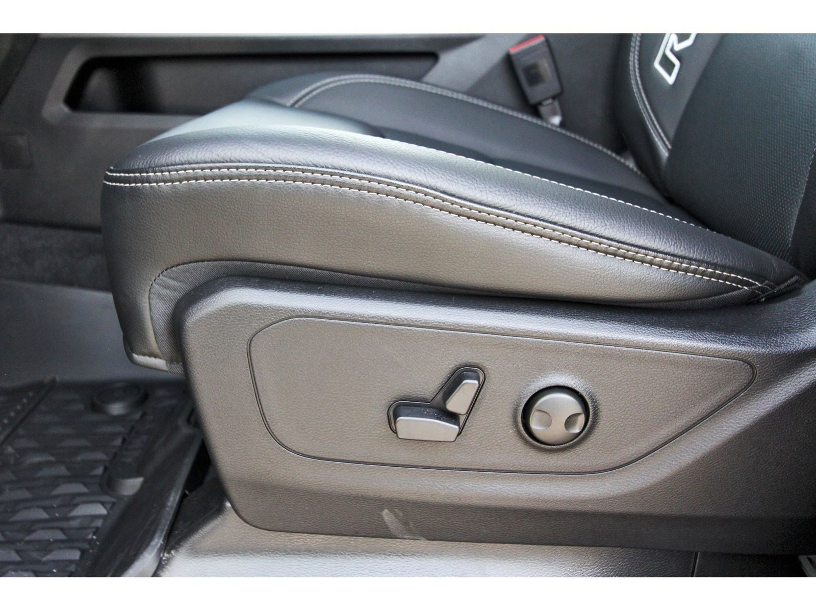 2026 RAM 1500 Rebel 4x4 Crew Cab 5'7" Box