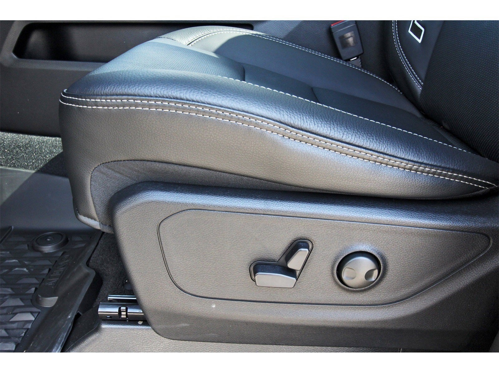 2026 RAM 1500 Rebel 4x4 Crew Cab 5'7" Box