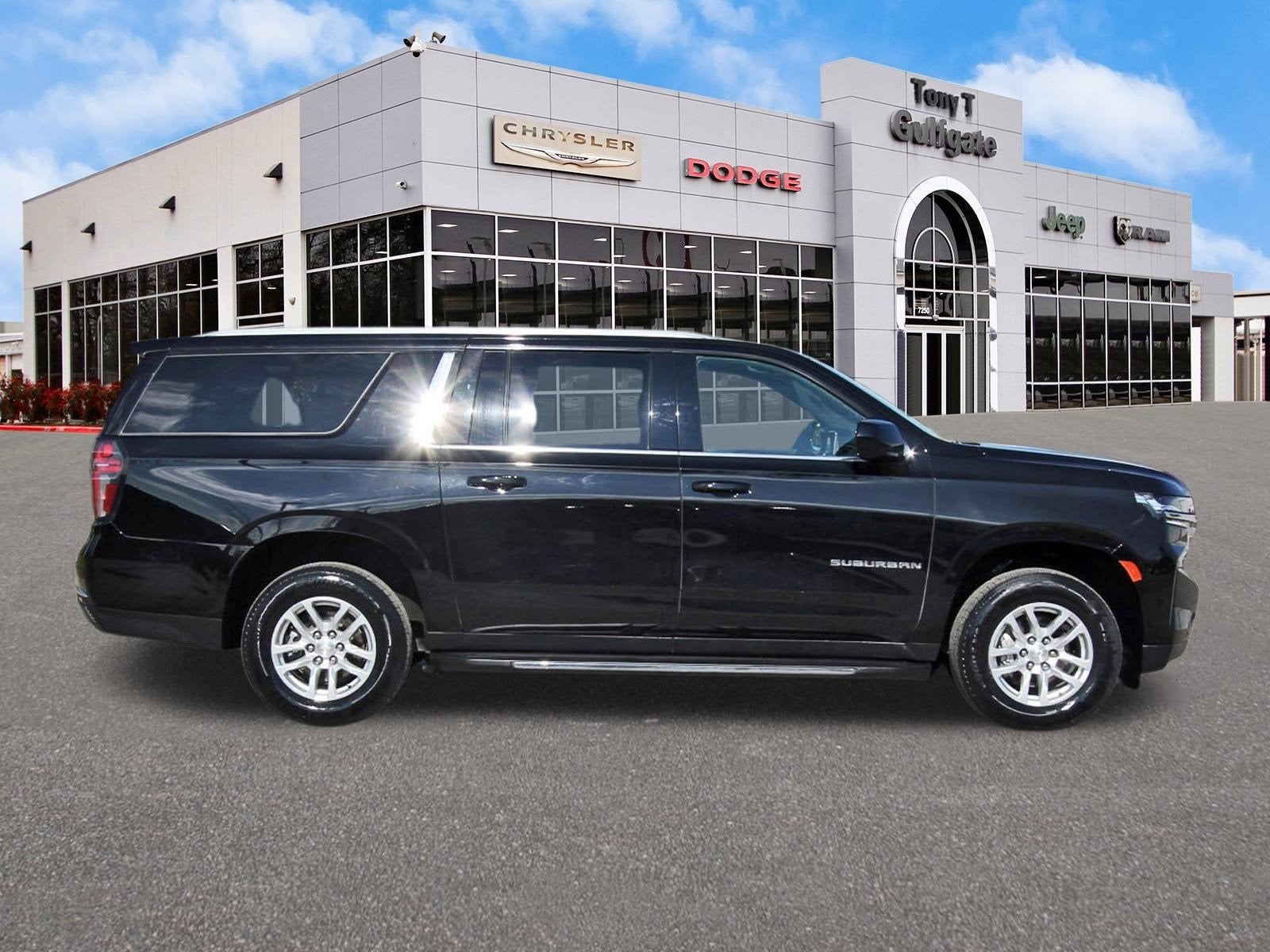 2024 Chevrolet Suburban LT