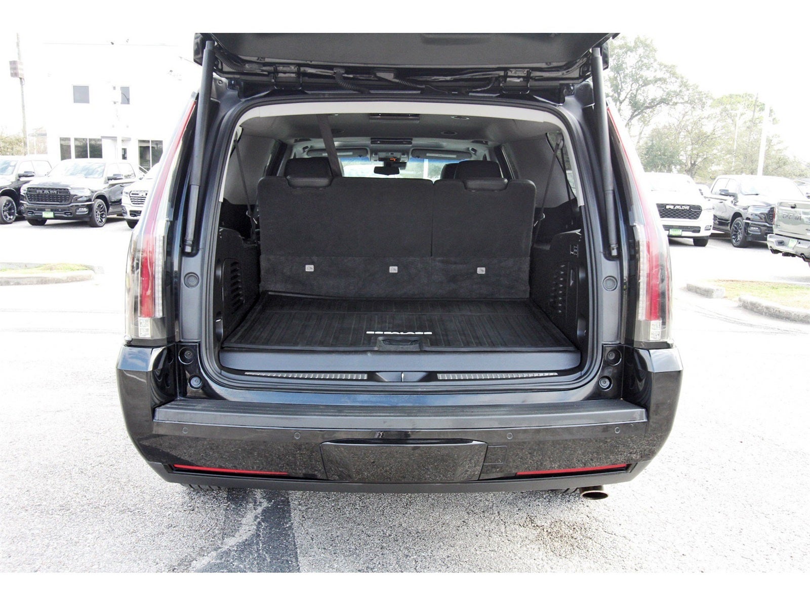 2019 Cadillac Escalade ESV Premium