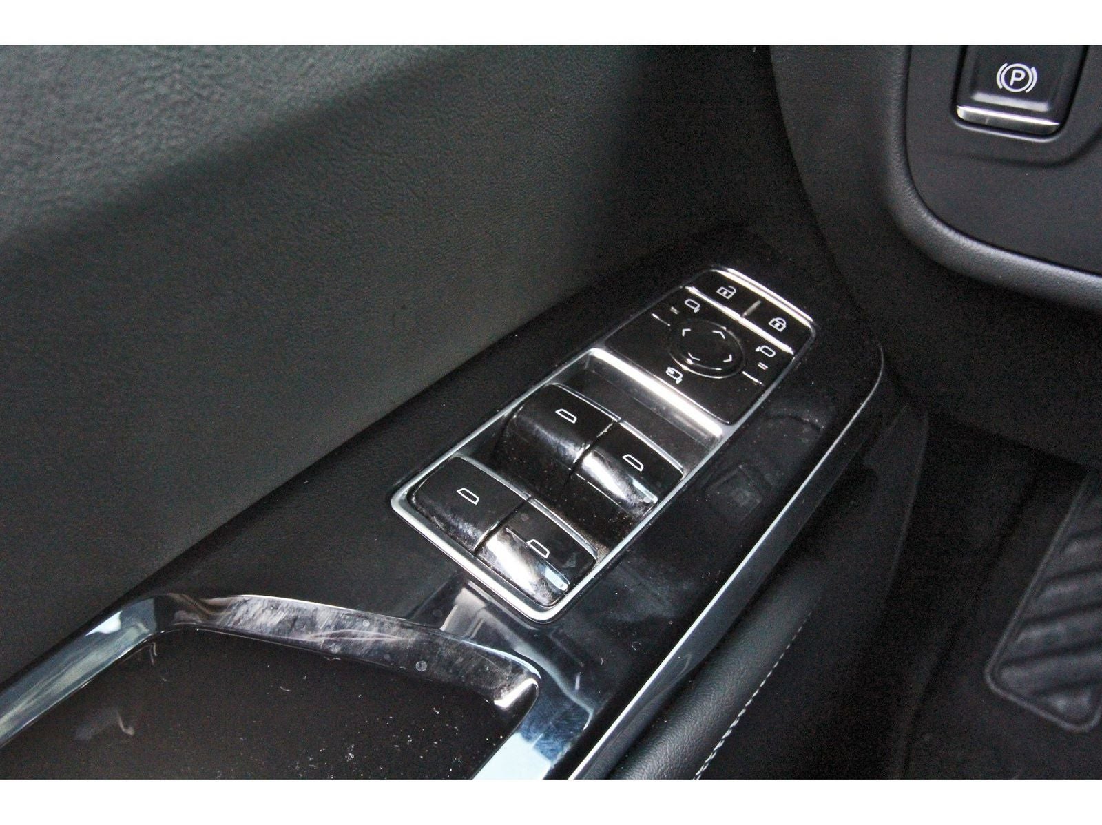 2025 Cadillac Escalade Luxury