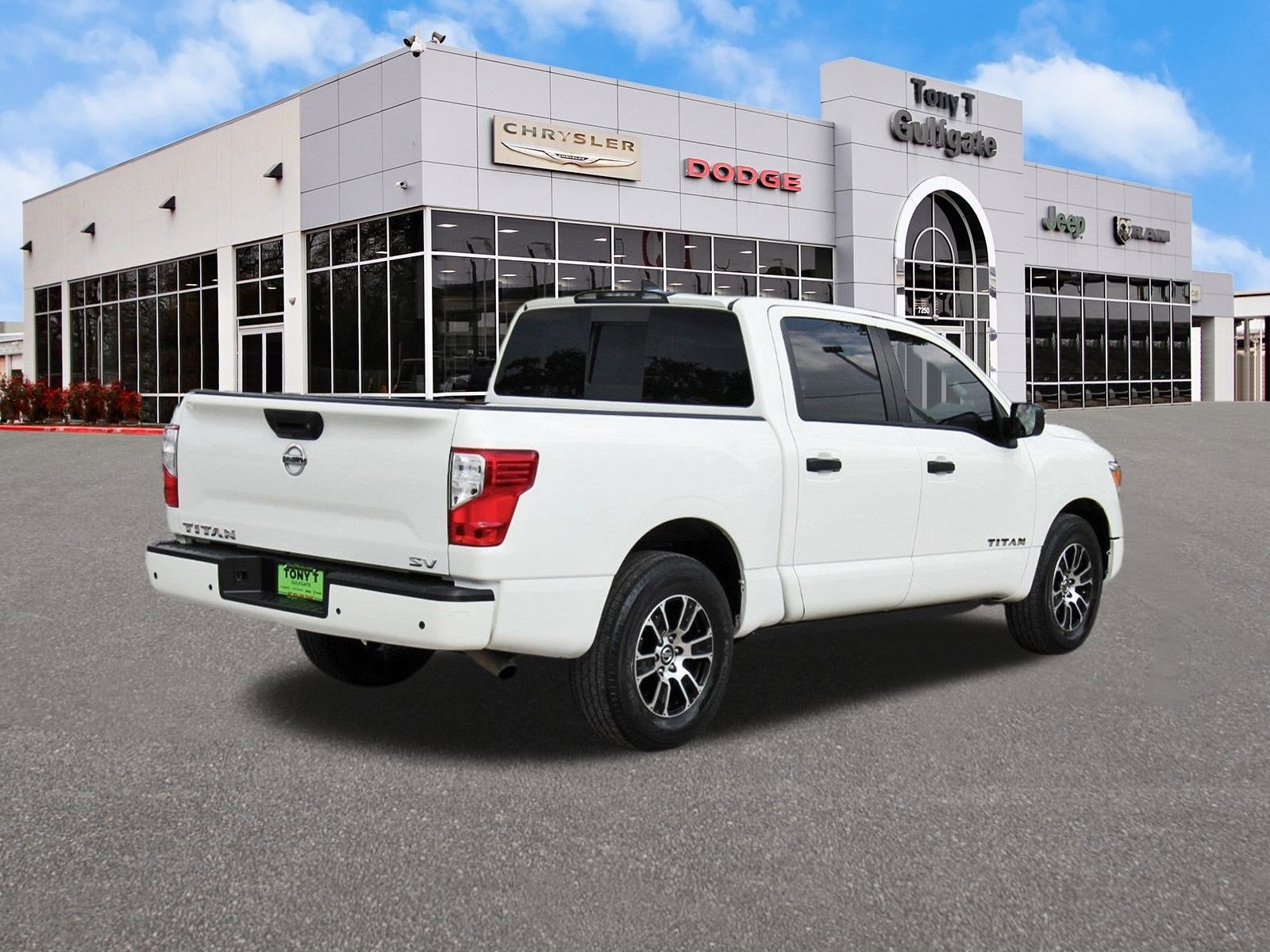 2022 Nissan Titan SV