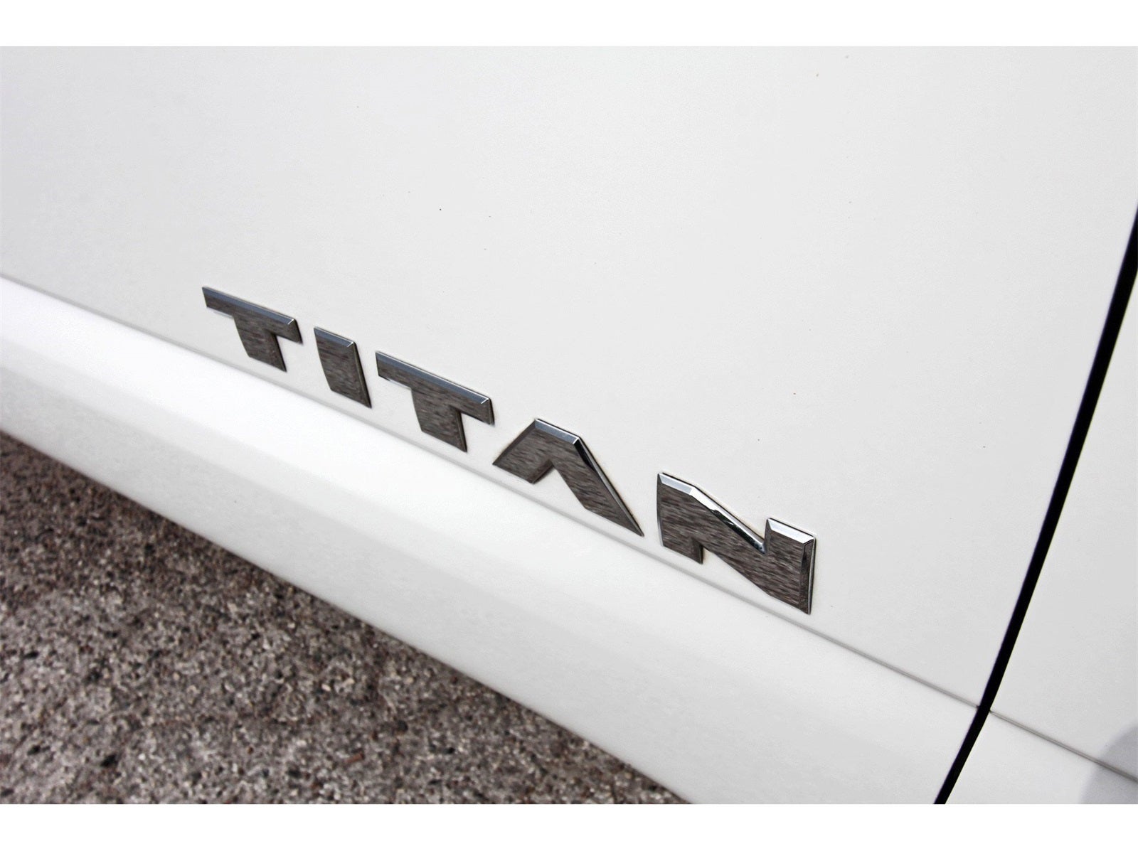 2022 Nissan Titan SV