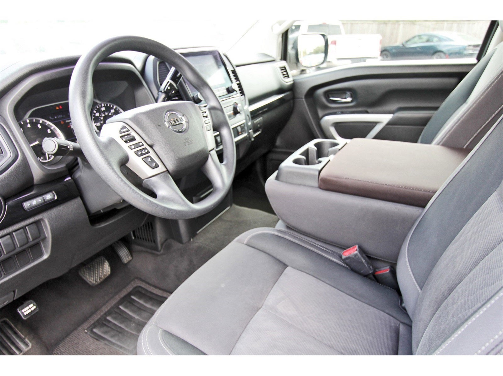 2022 Nissan Titan SV