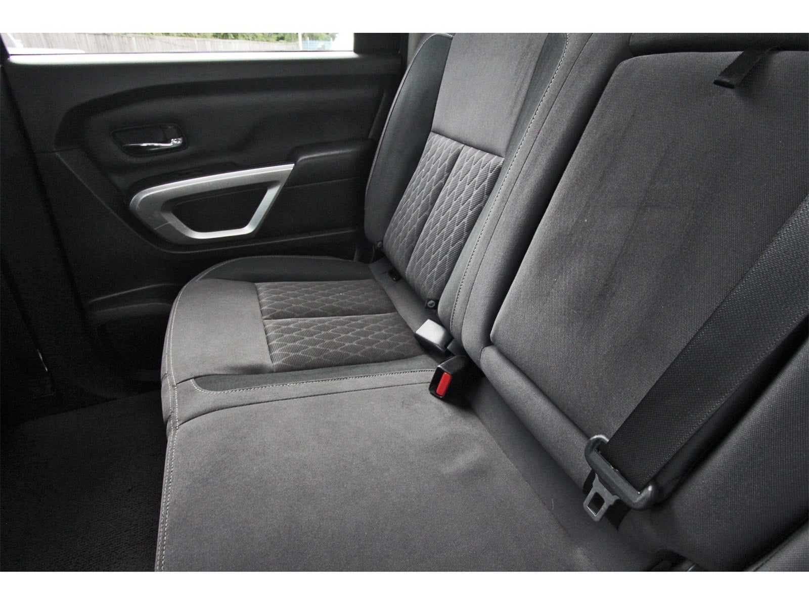 2022 Nissan Titan SV