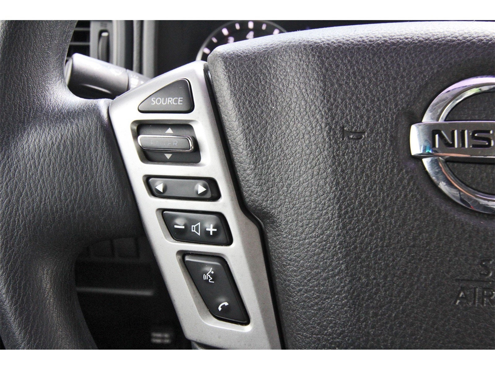 2022 Nissan Titan SV