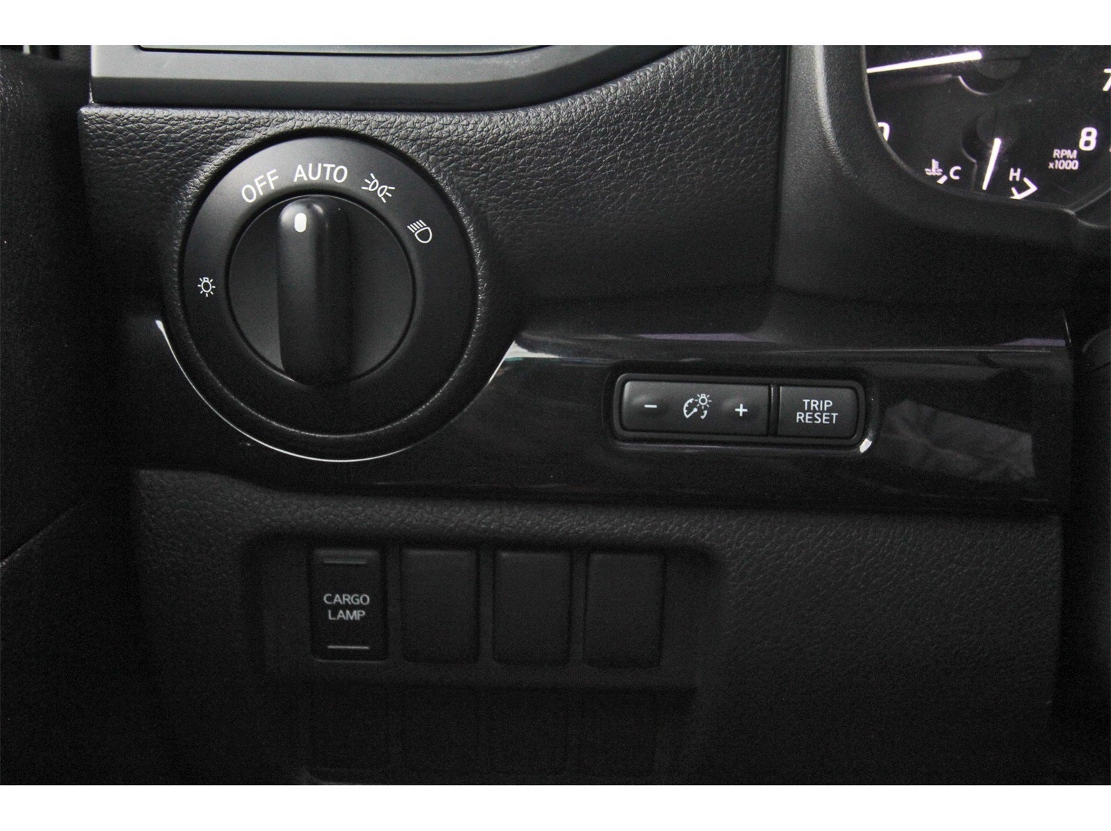 2022 Nissan Titan SV