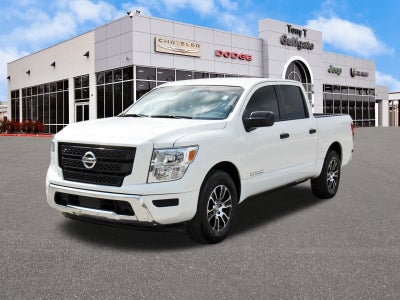 2022 Nissan Titan SV