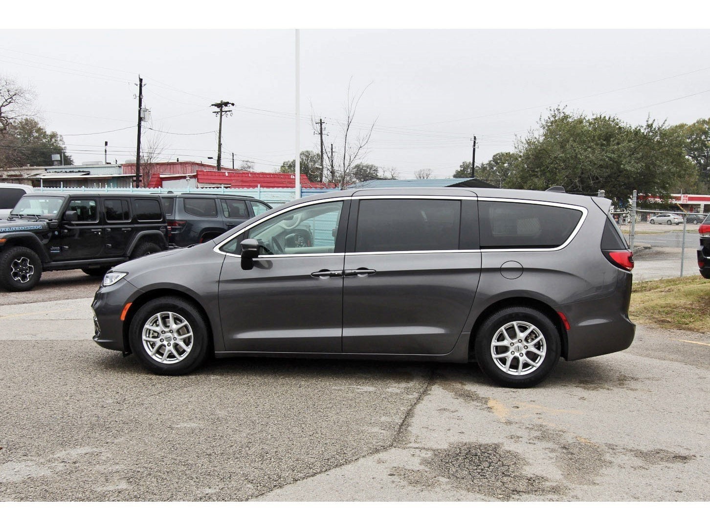 2023 Chrysler Pacifica Touring L