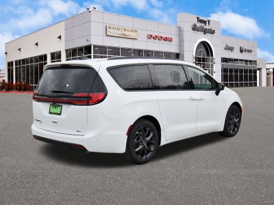 2026 Chrysler Pacifica Select FWD