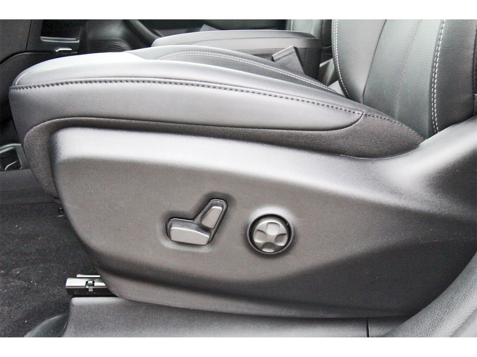 2026 Chrysler Pacifica Select FWD