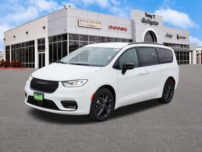 2026 Chrysler Pacifica Select FWD