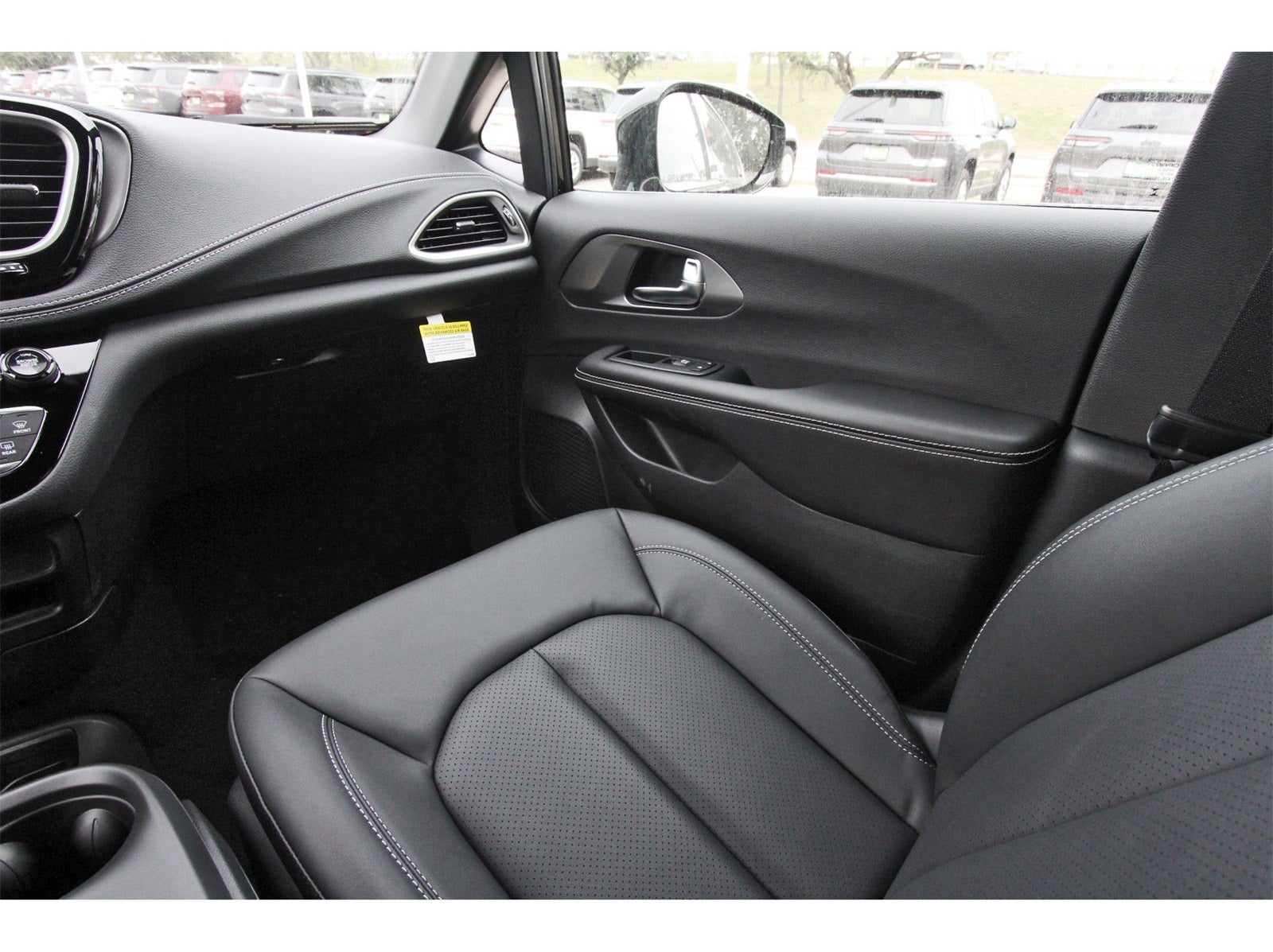 2026 Chrysler Pacifica Select FWD