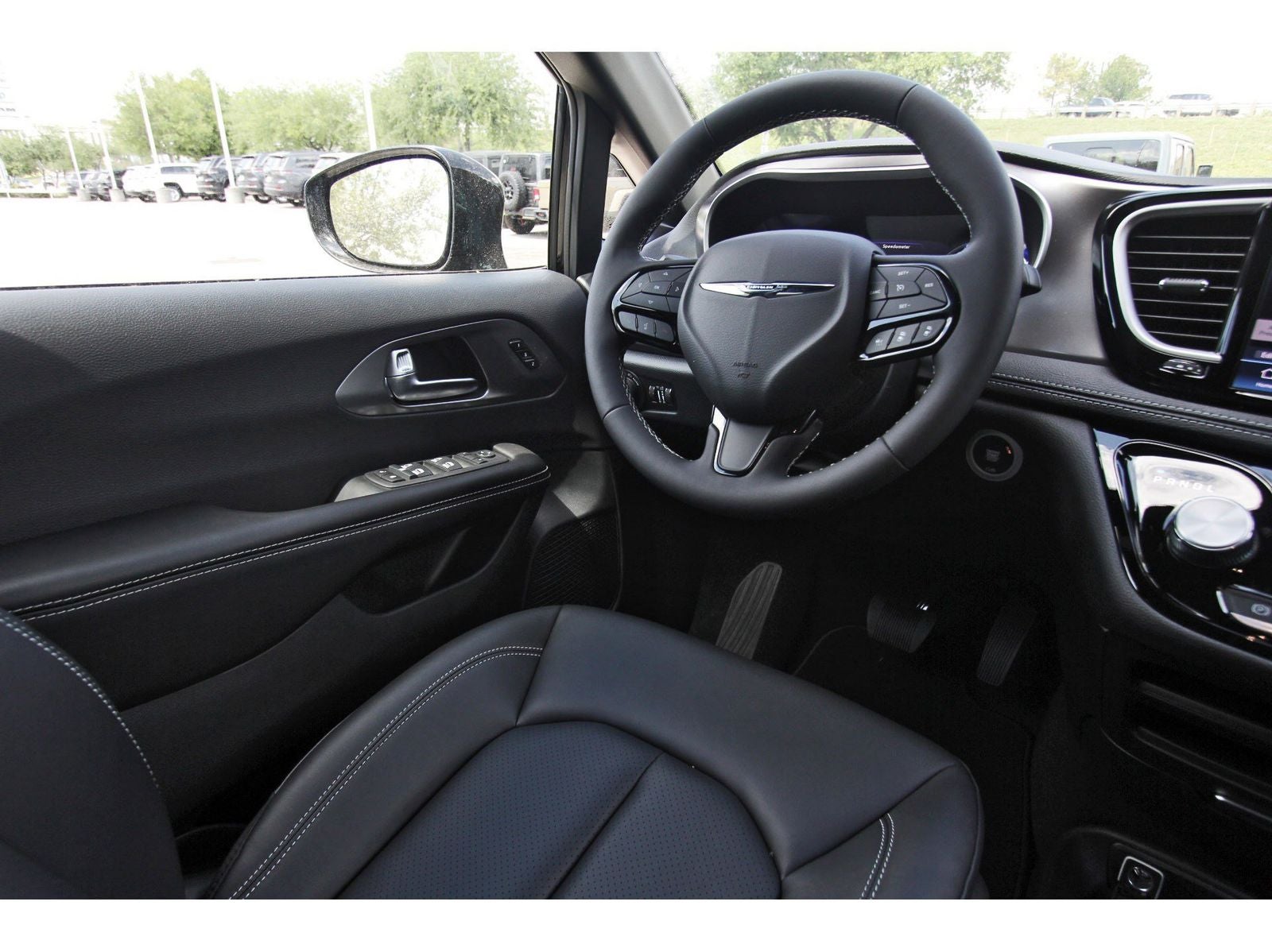 2026 Chrysler Pacifica Select FWD