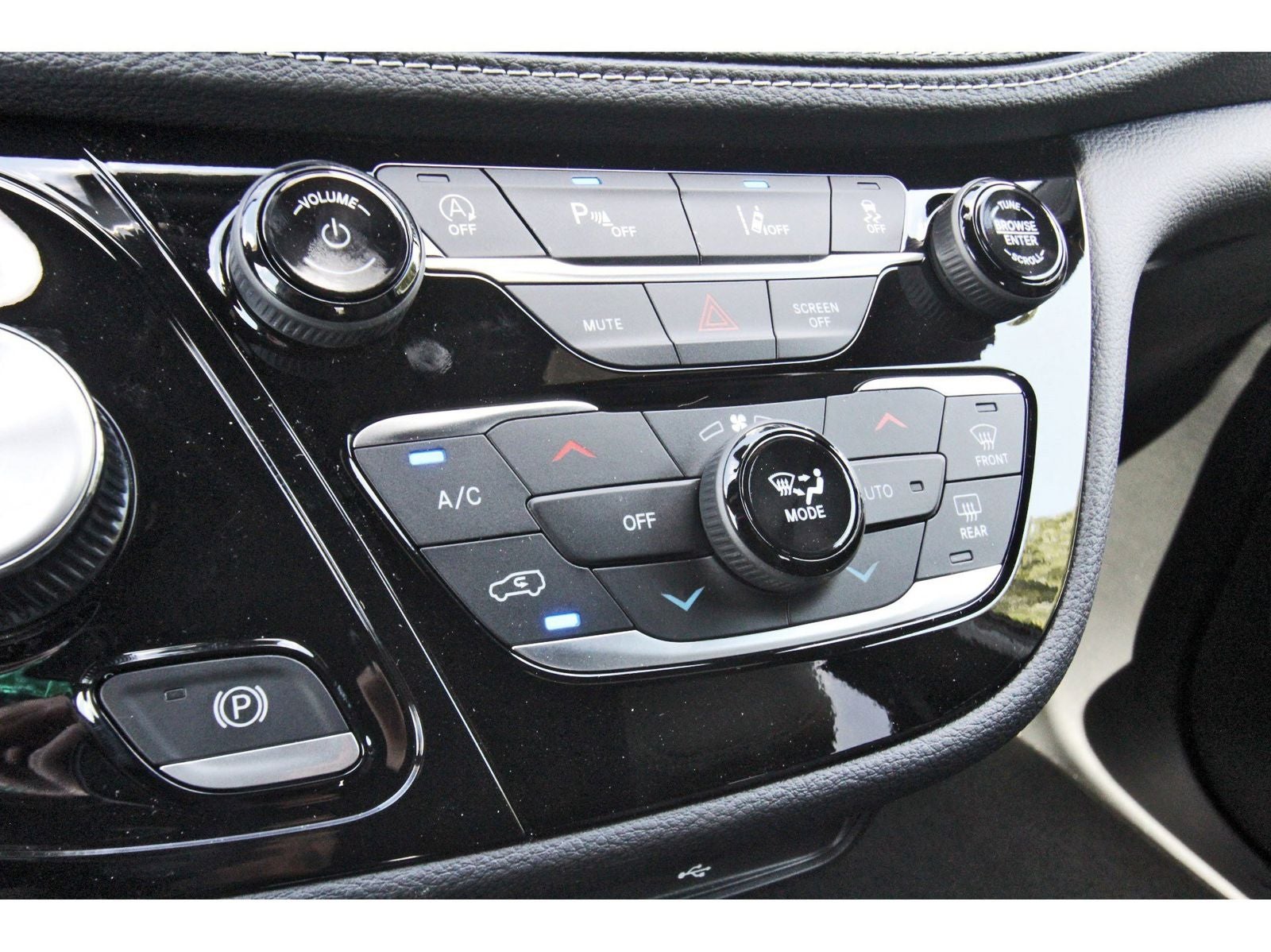 2026 Chrysler Pacifica Select FWD