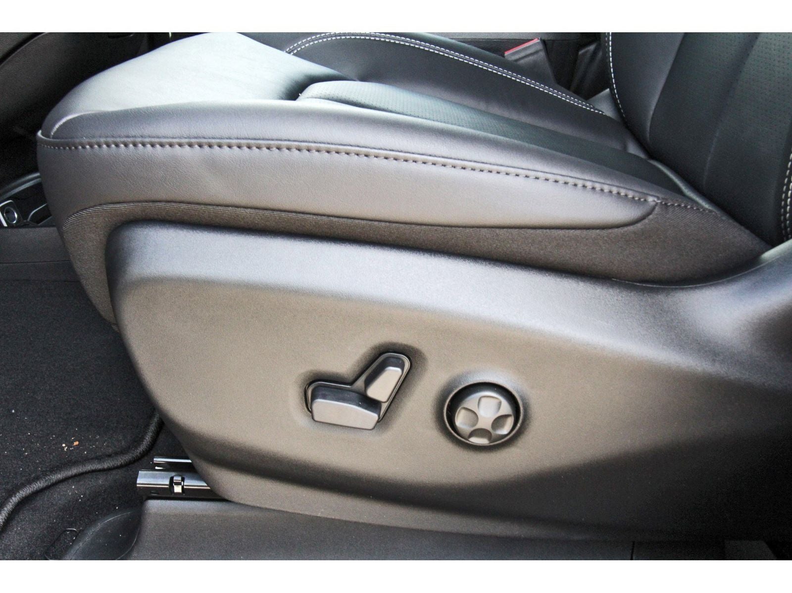 2026 Chrysler Pacifica Select FWD