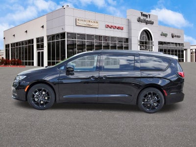 2026 Chrysler Pacifica Select FWD