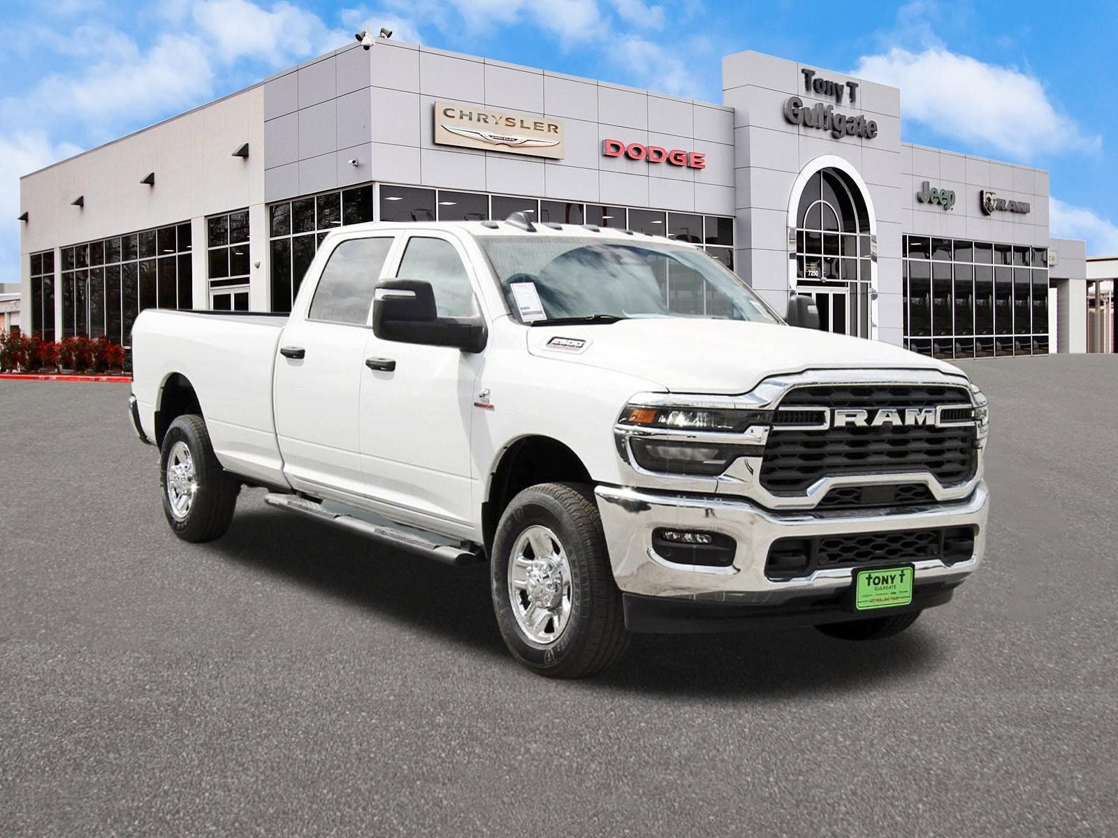 2026 RAM 2500 Tradesman 4x4 Crew Cab 8' Box