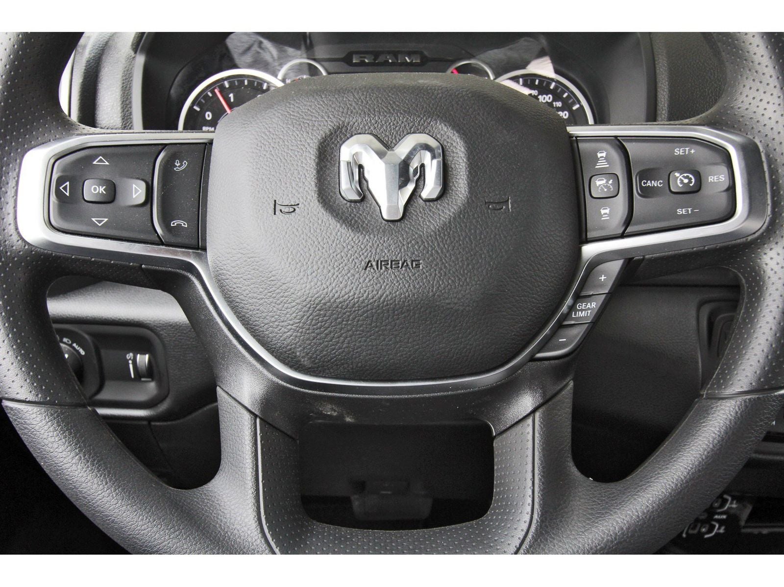 2026 RAM 2500 Tradesman 4x4 Crew Cab 8' Box