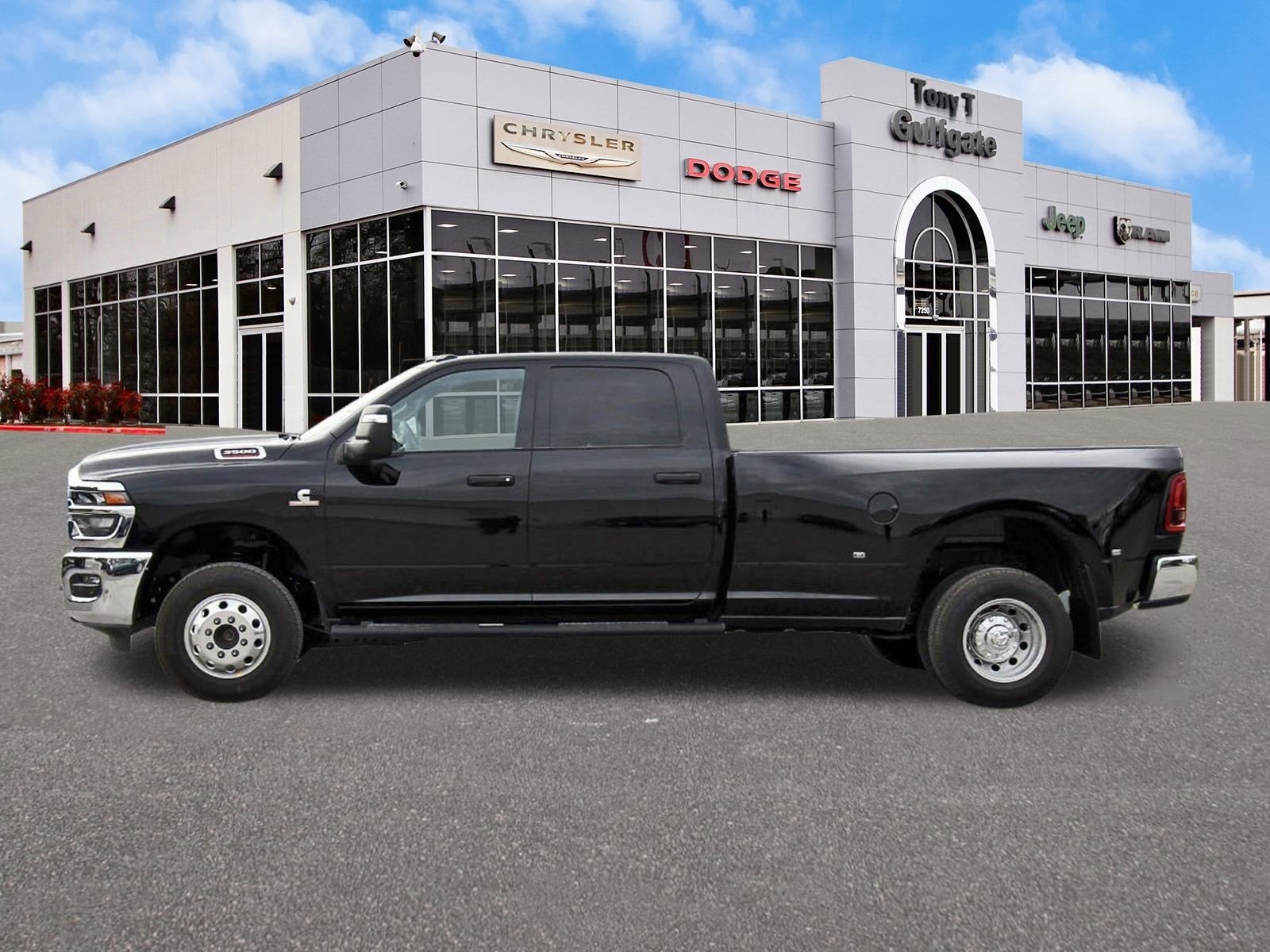 2026 RAM 3500 Tradesman 4x4 Crew Cab 8' Box