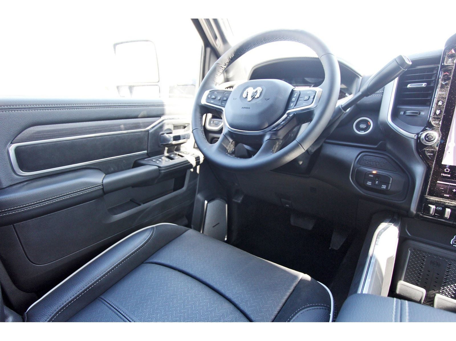 2026 RAM 3500 Laramie 4x4 Crew Cab 8' Box