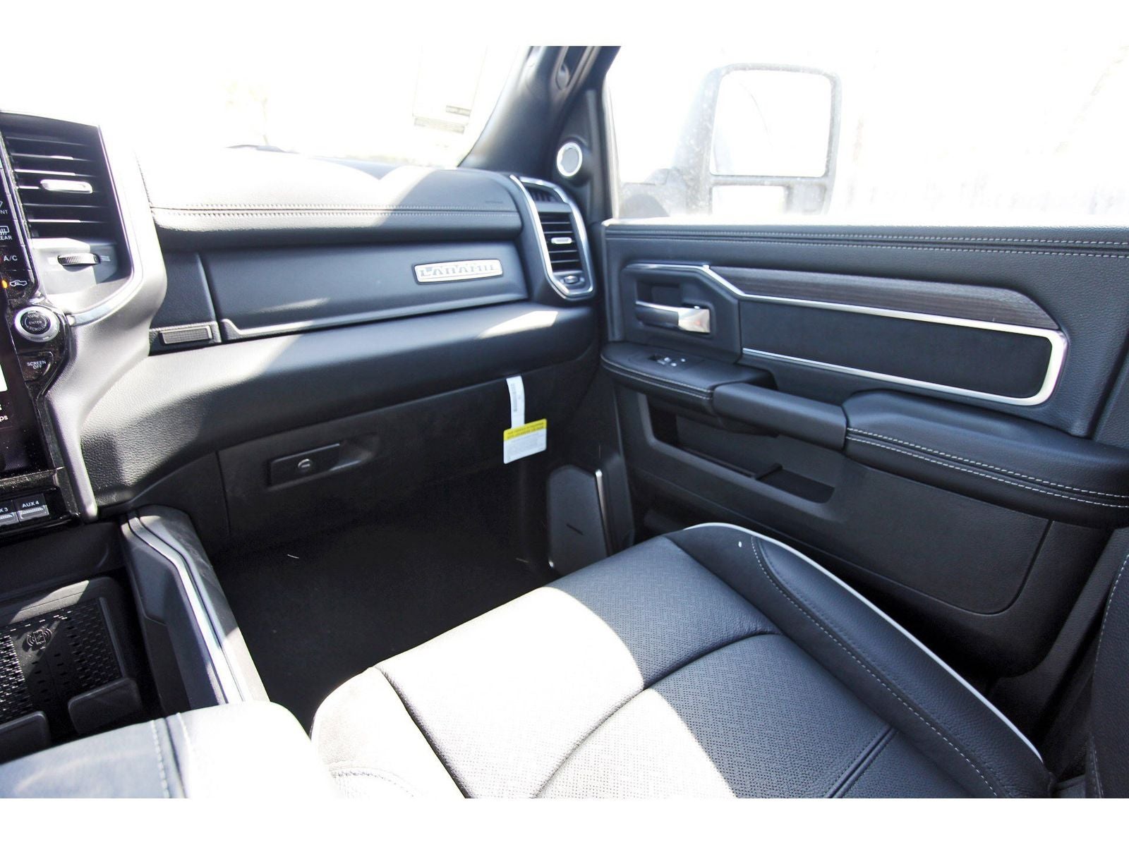 2026 RAM 3500 Laramie 4x4 Crew Cab 8' Box