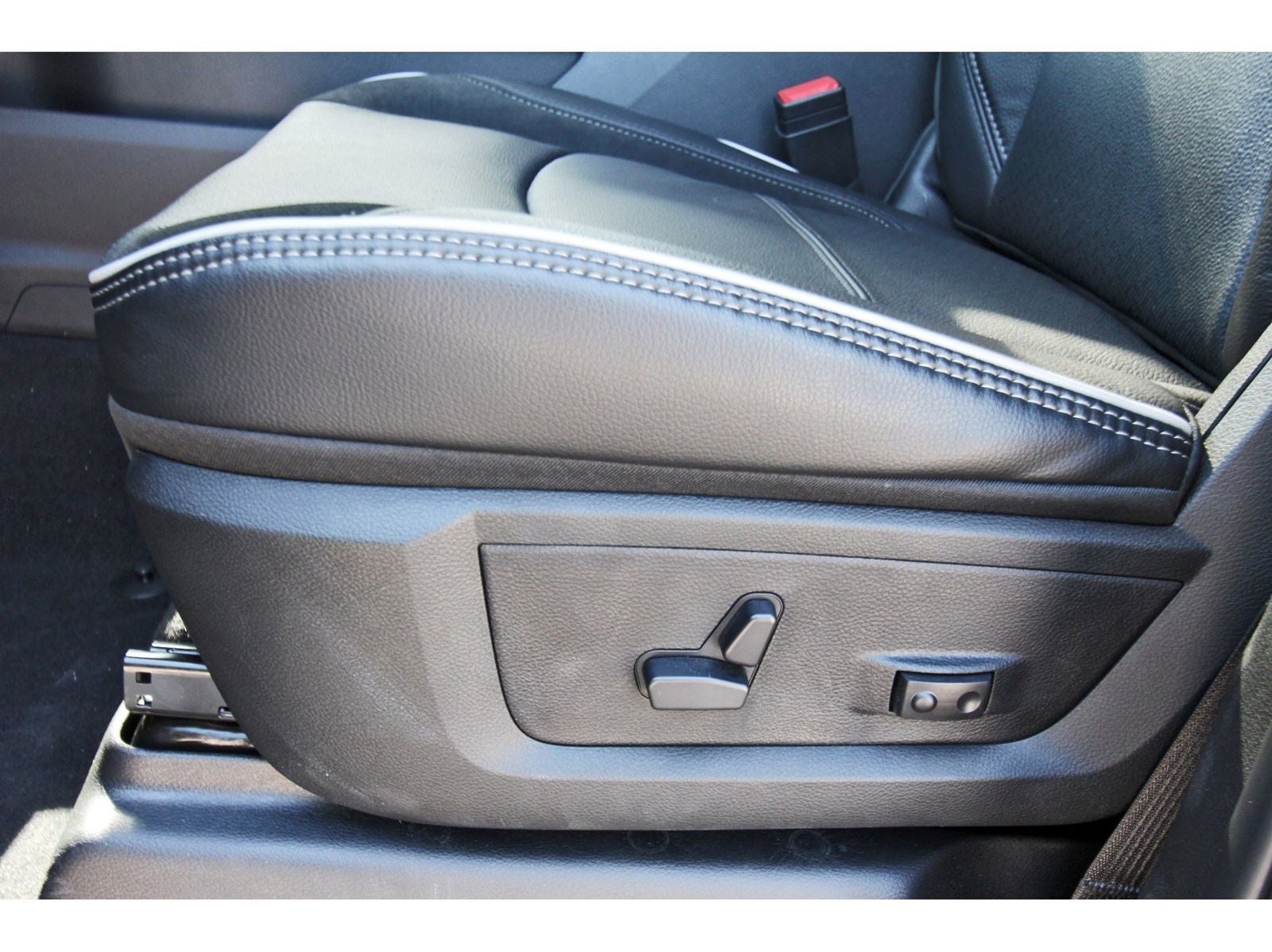 2026 RAM 3500 Laramie 4x4 Crew Cab 8' Box