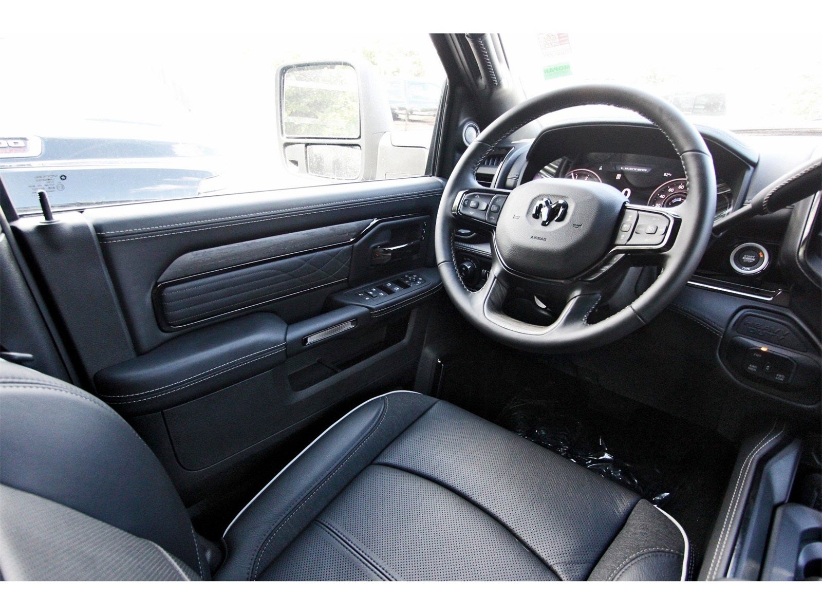 2026 RAM 3500 Limited 4x4 Mega Cab 6'4" Box