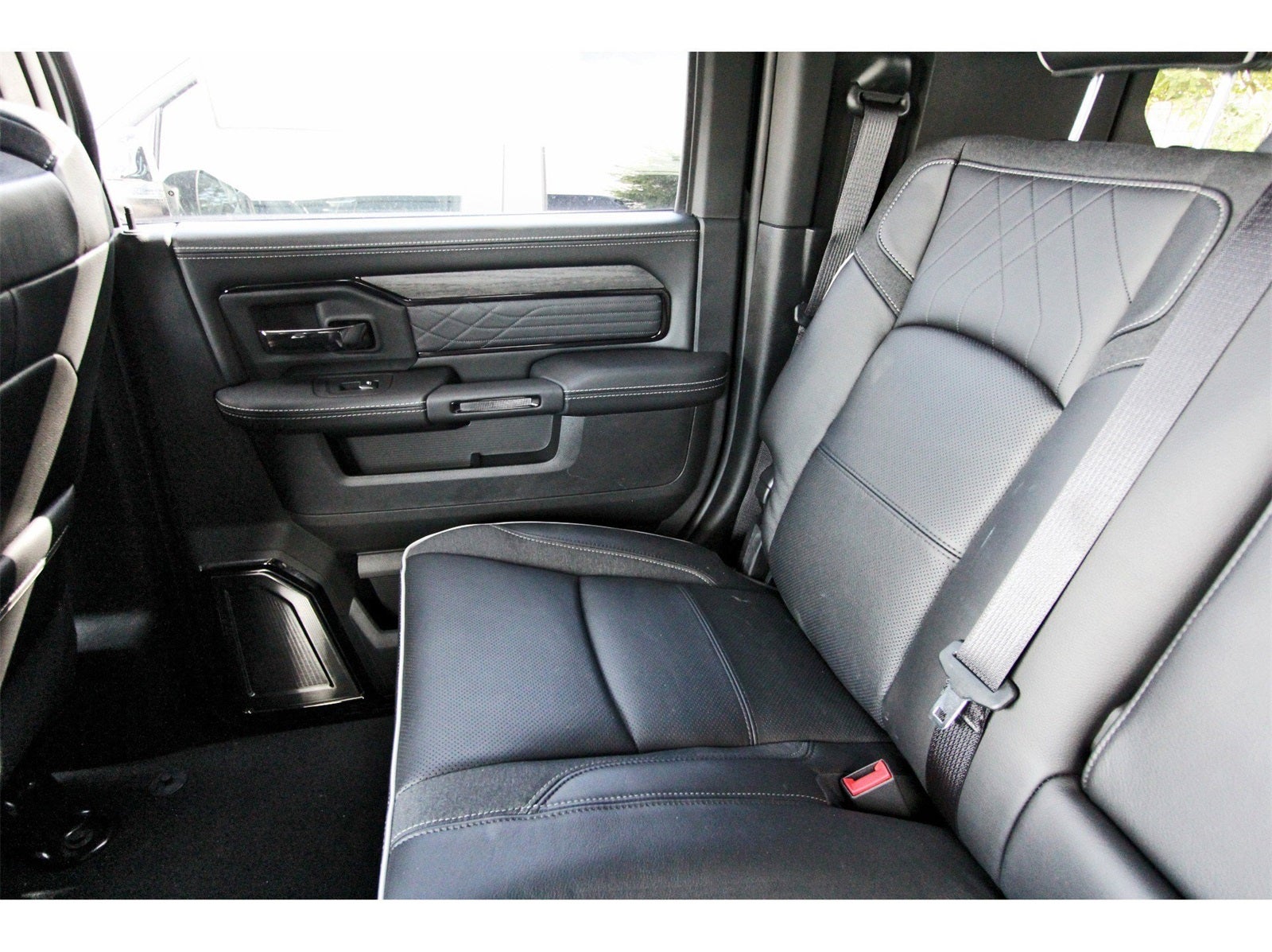 2026 RAM 3500 Limited 4x4 Mega Cab 6'4" Box