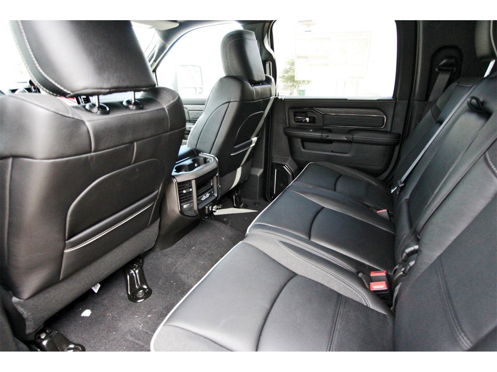 2026 RAM 3500 Limited 4x4 Mega Cab 6'4" Box