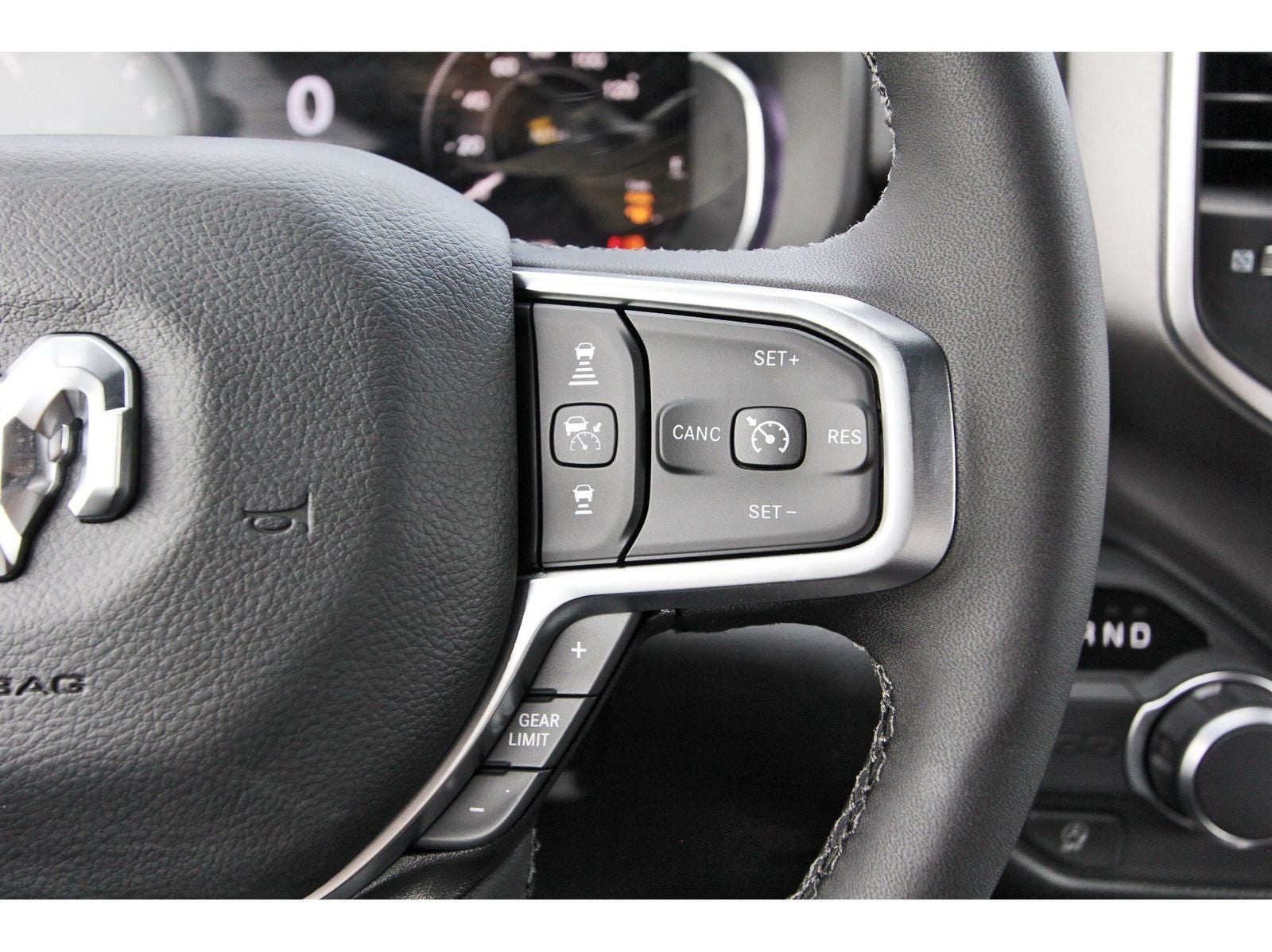 2026 RAM 1500 Big Horn/Lone Star Lone Star 4x2 Crew Cab 5'7" Box