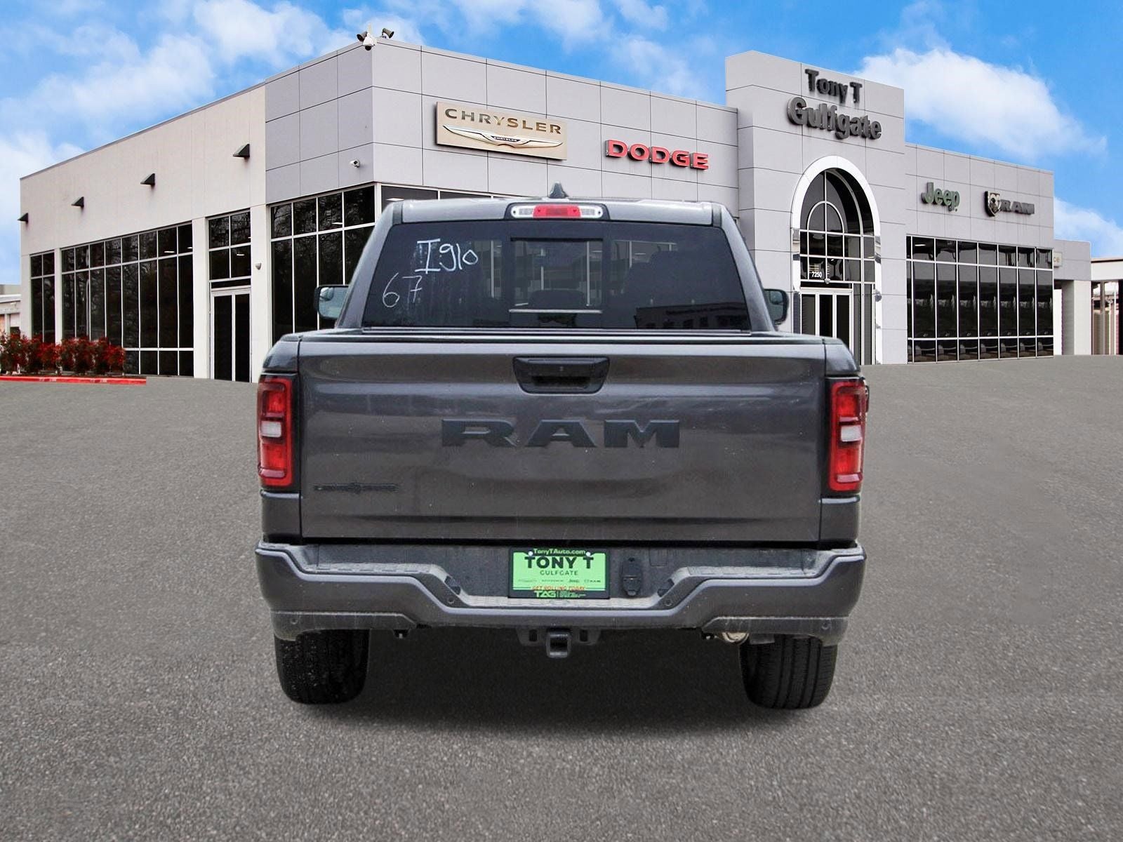 2026 RAM 1500 Big Horn/Lone Star Lone Star 4x2 Crew Cab 5'7" Box