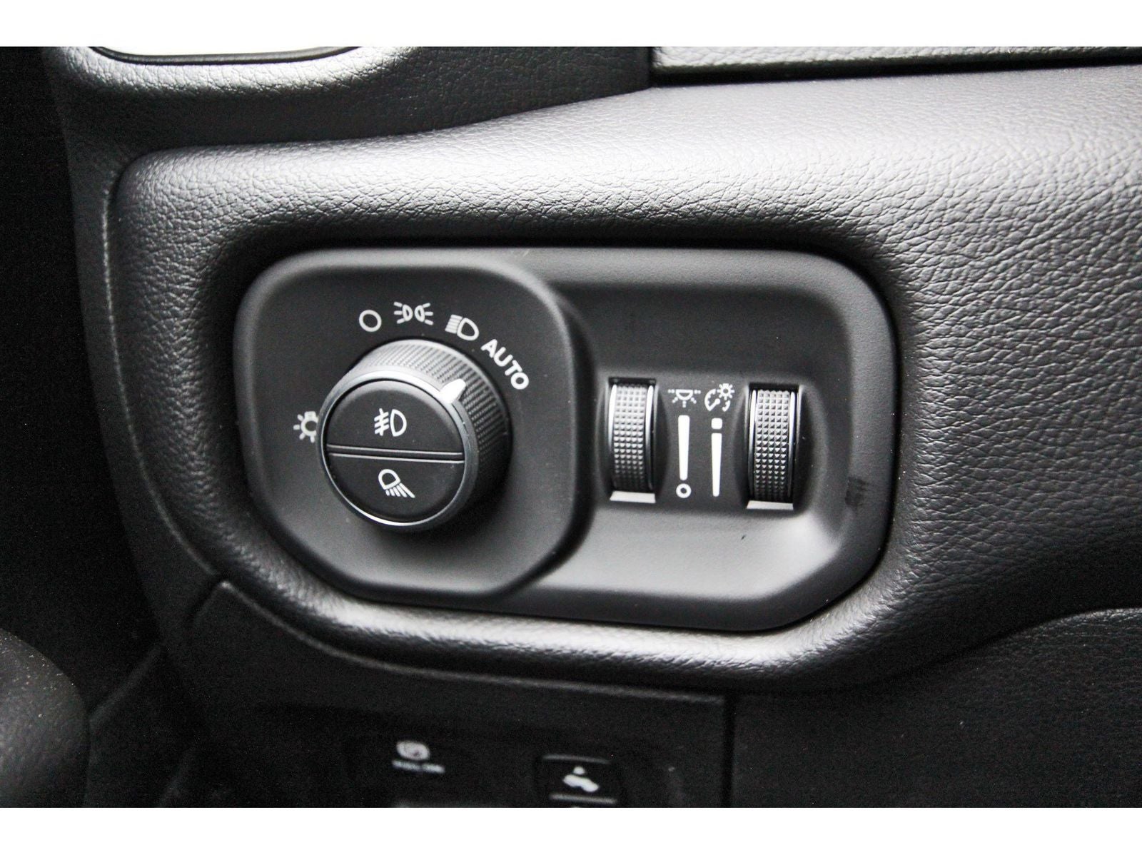 2026 RAM 1500 Big Horn/Lone Star Lone Star 4x2 Crew Cab 5'7" Box