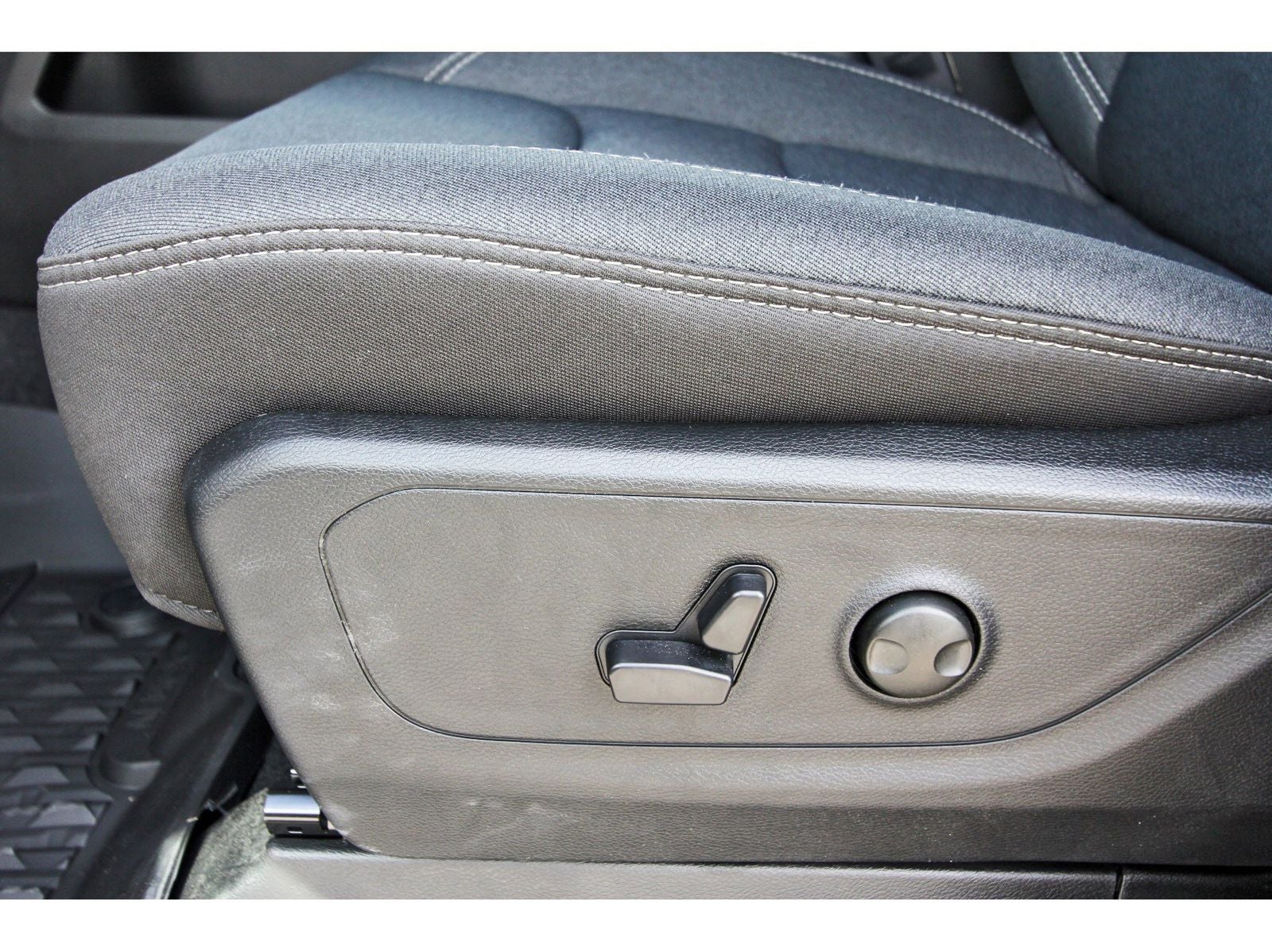 2026 RAM 1500 Big Horn/Lone Star Lone Star 4x2 Crew Cab 5'7" Box