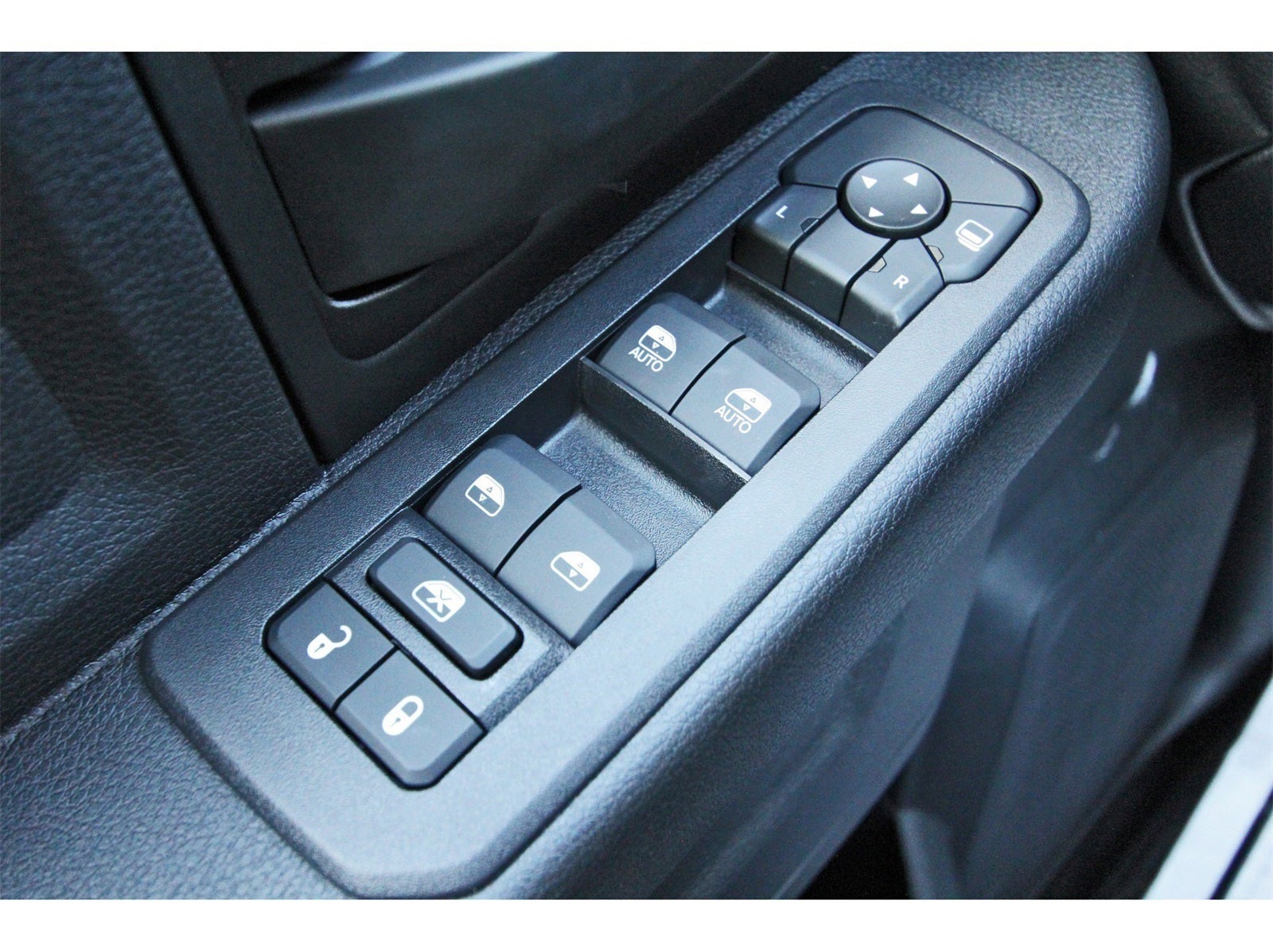 2026 RAM 2500 Tradesman 4x4 Crew Cab 6'4" Box