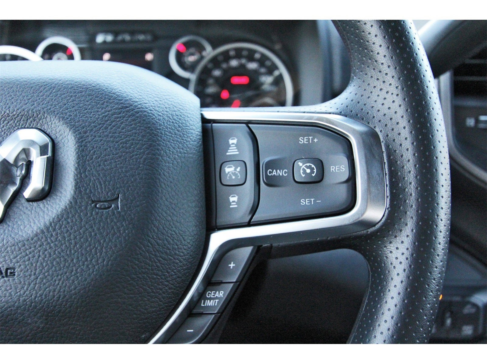 2026 RAM 2500 Tradesman 4x4 Crew Cab 6'4" Box