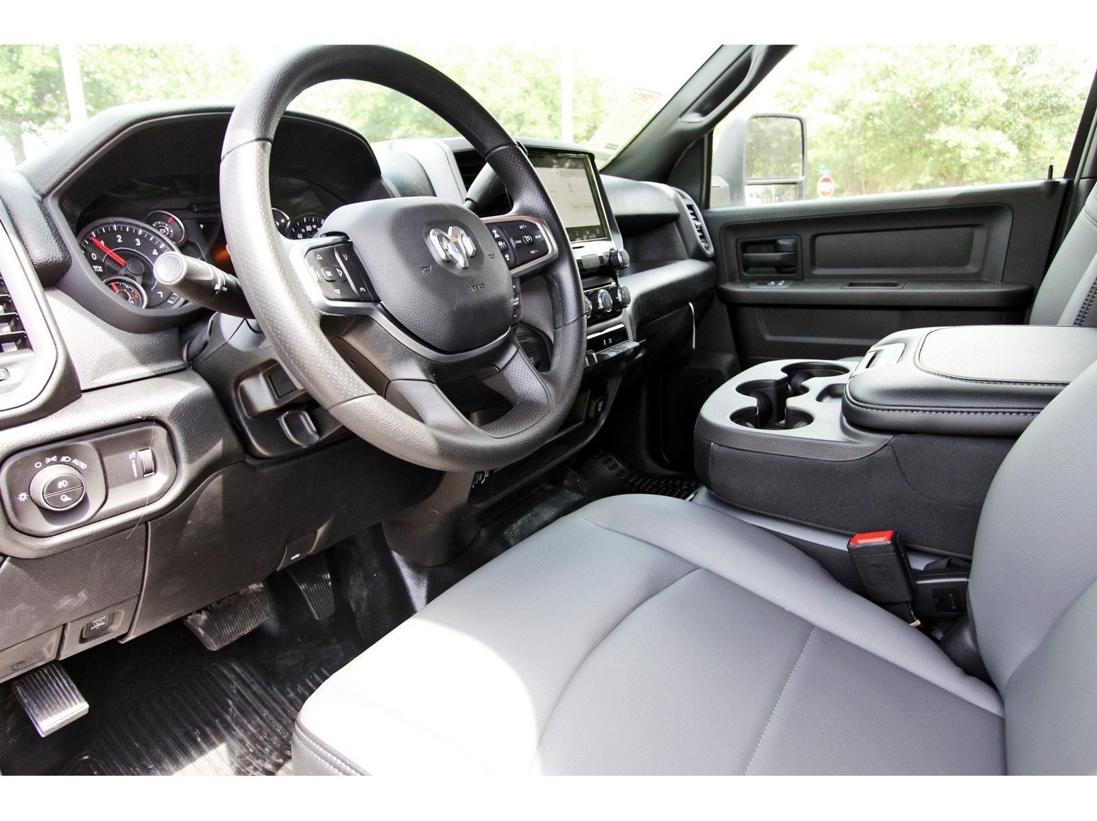 2026 RAM 2500 Tradesman 4x4 Crew Cab 6'4" Box