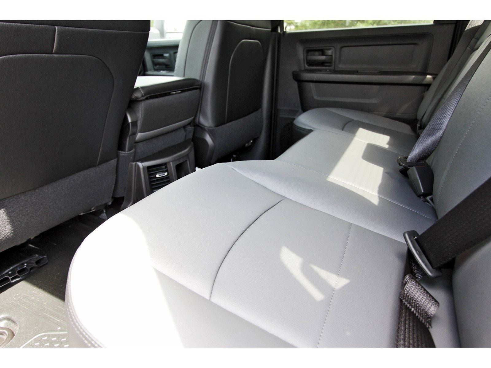 2026 RAM 2500 Tradesman 4x4 Crew Cab 6'4" Box